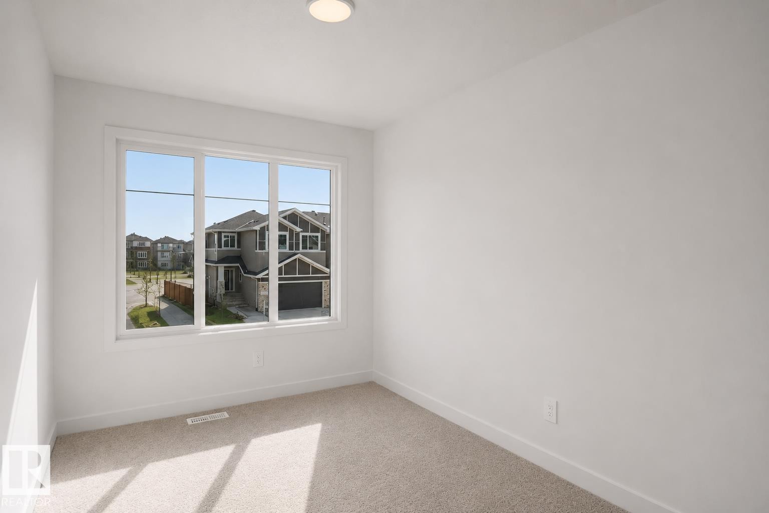 8504 183 Avenue Nw, Edmonton, AB - Indoor Photo Showing Other Room