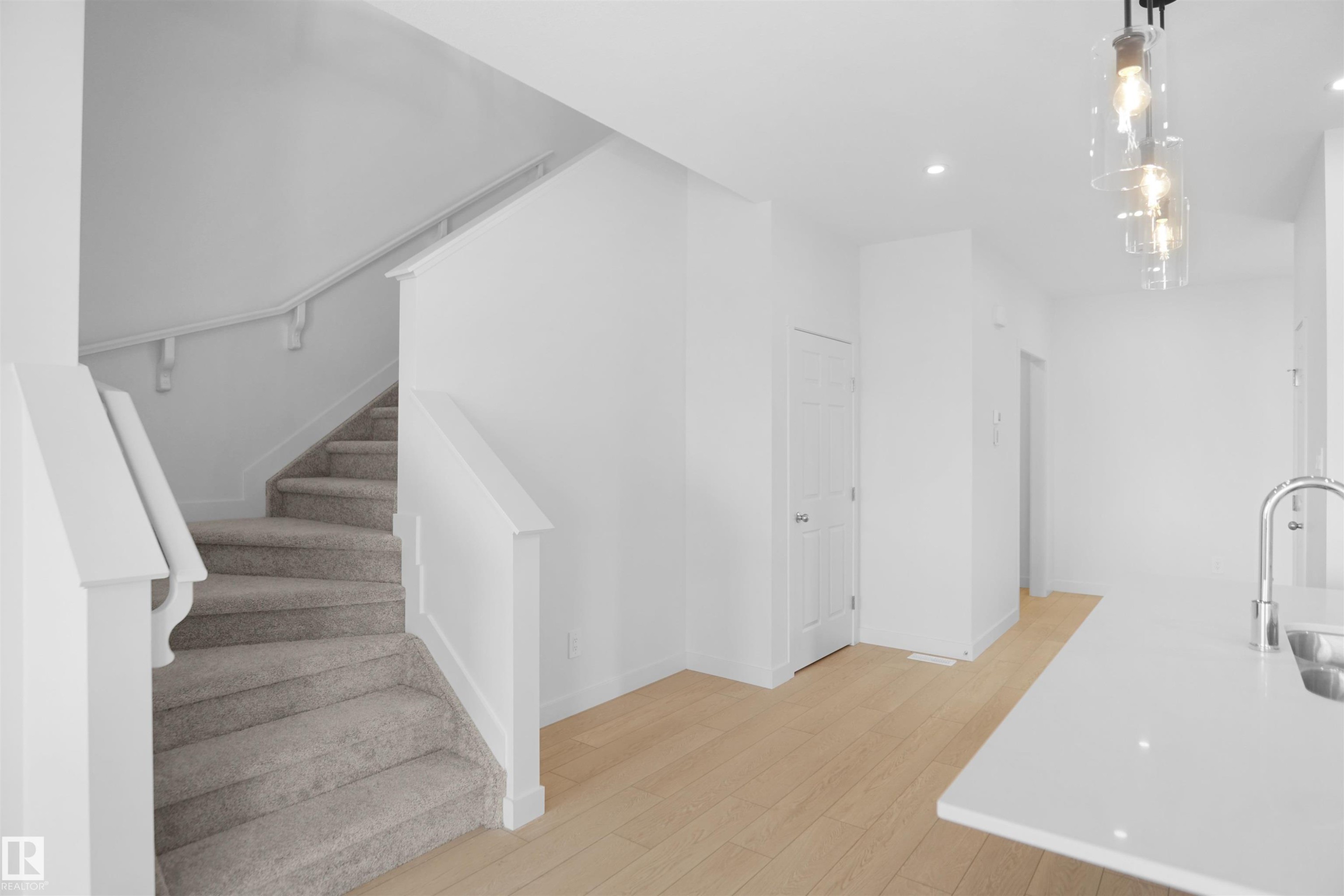 8504 183 Avenue Nw, Edmonton, AB - Indoor Photo Showing Other Room