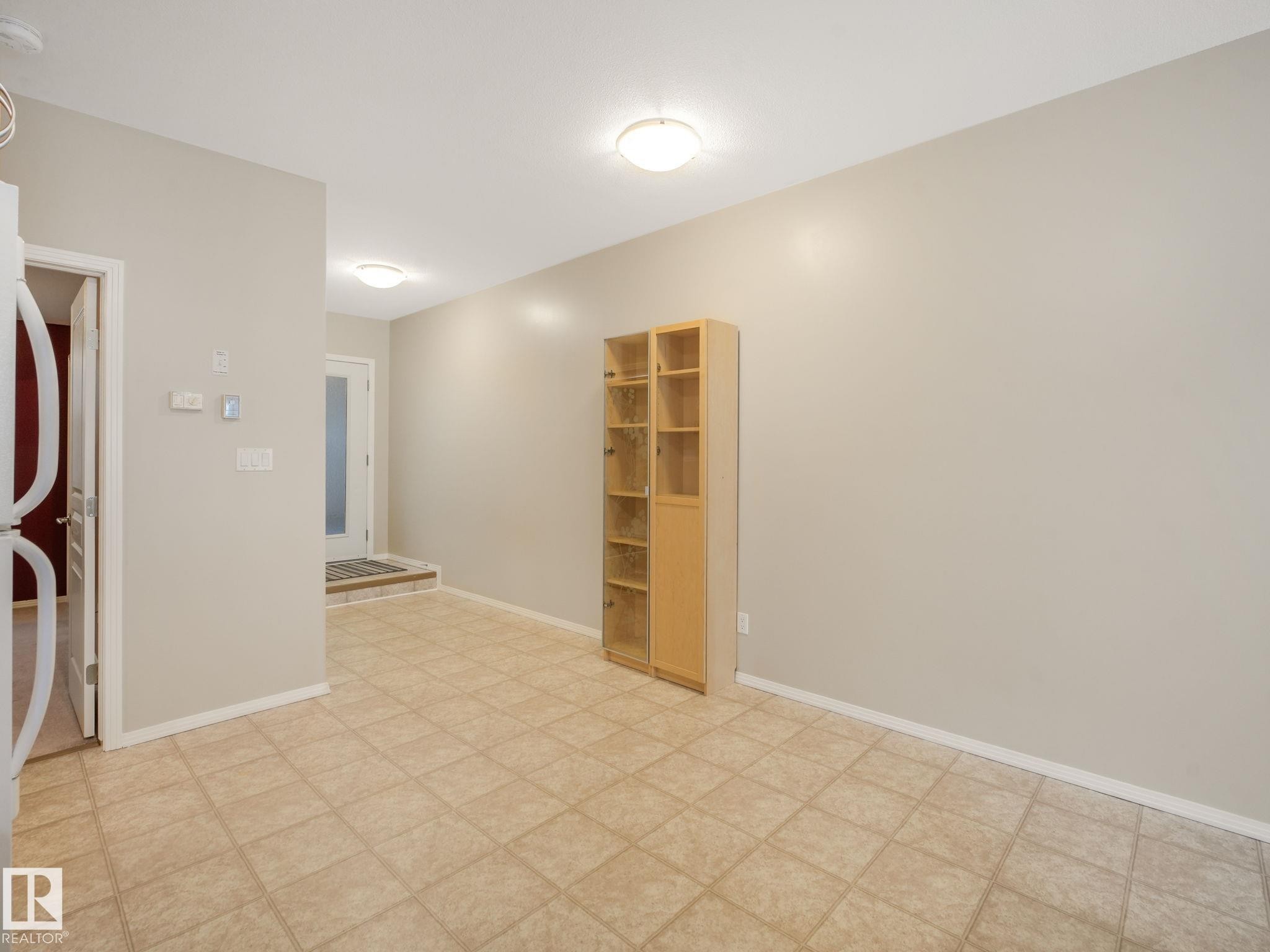 Neutral wall paint throughout - 150 4827 104A Street, Edmonton, AB
