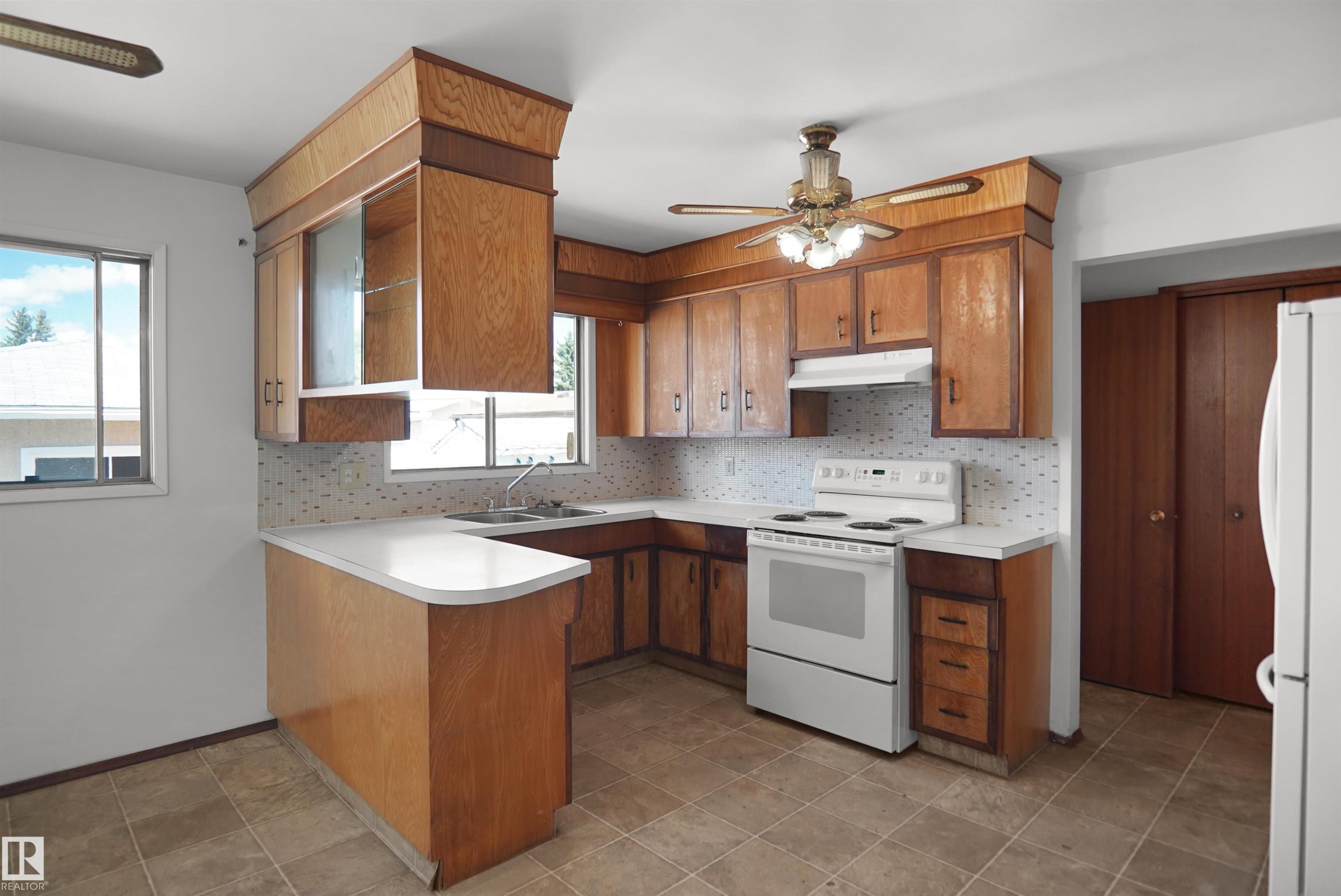 7804 143 Avenue, Edmonton, AB