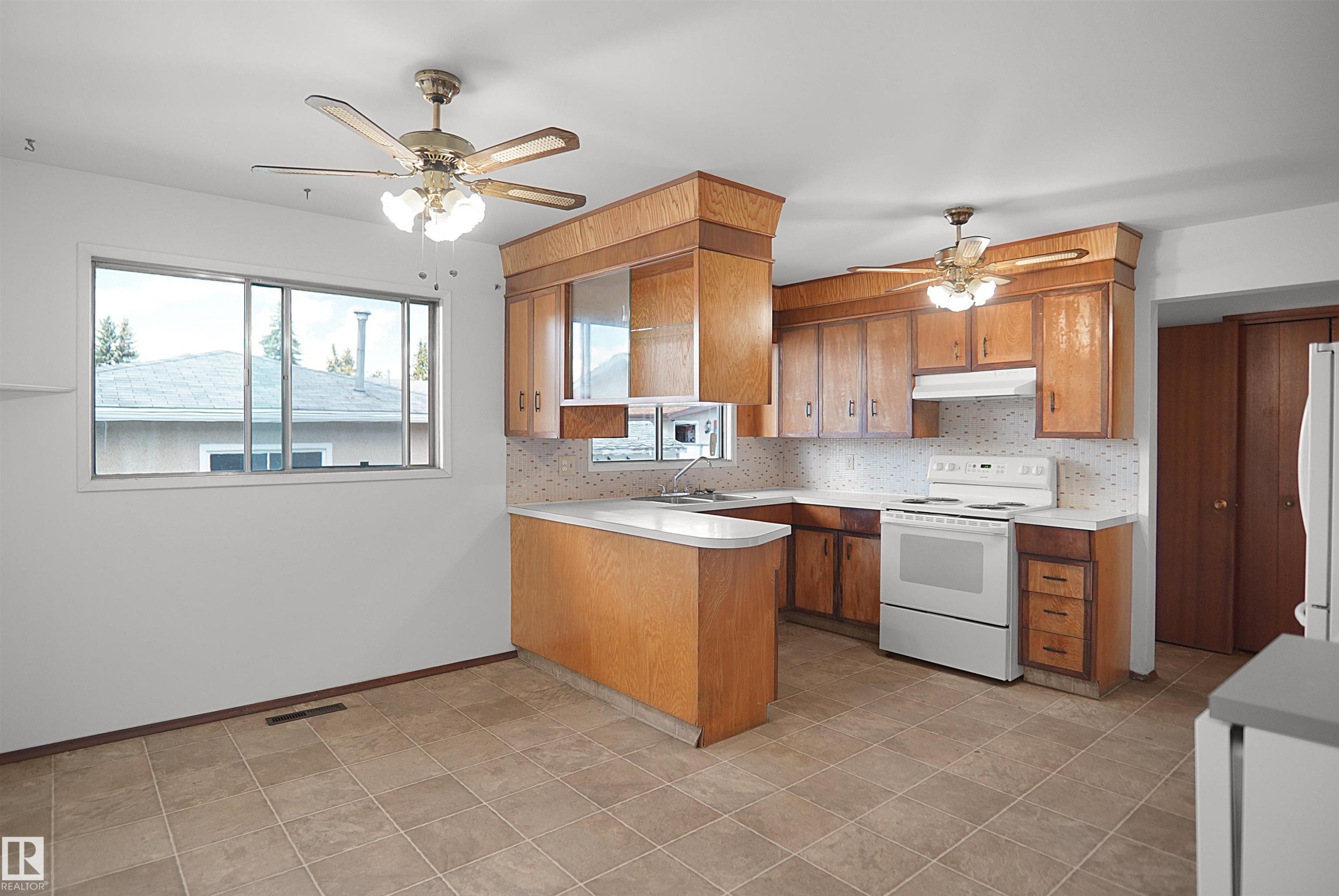 7804 143 Avenue, Edmonton, AB