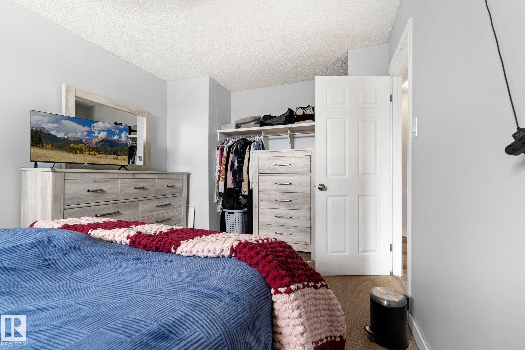 163 Cornell Crest, Edmonton, AB - Indoor Photo Showing Bedroom