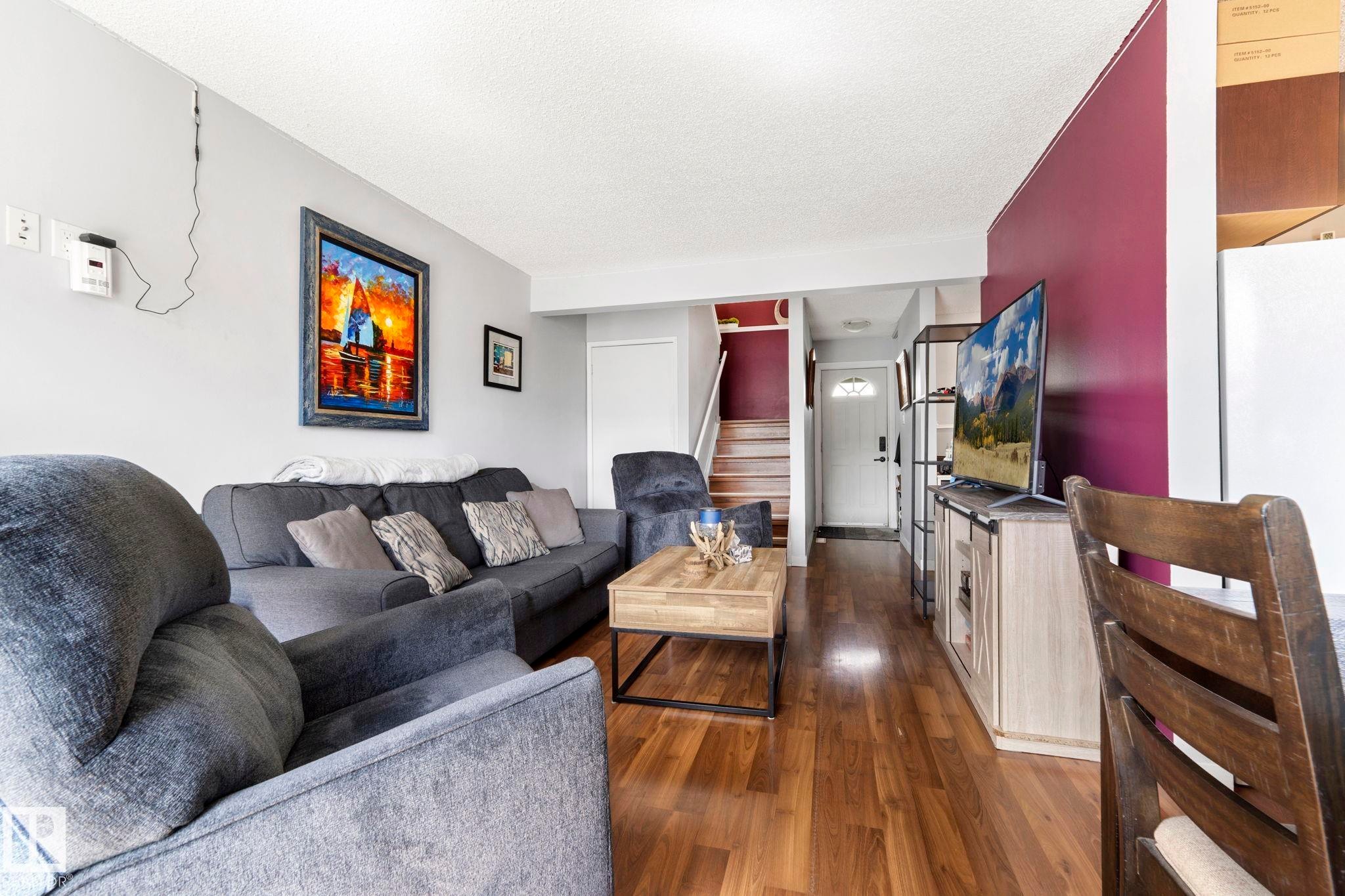 163 Cornell Crest, Edmonton, AB - Indoor Photo Showing Living Room