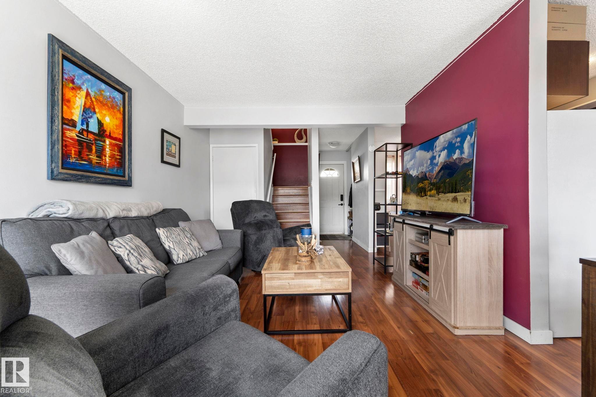 163 Cornell Crest, Edmonton, AB - Indoor Photo Showing Living Room