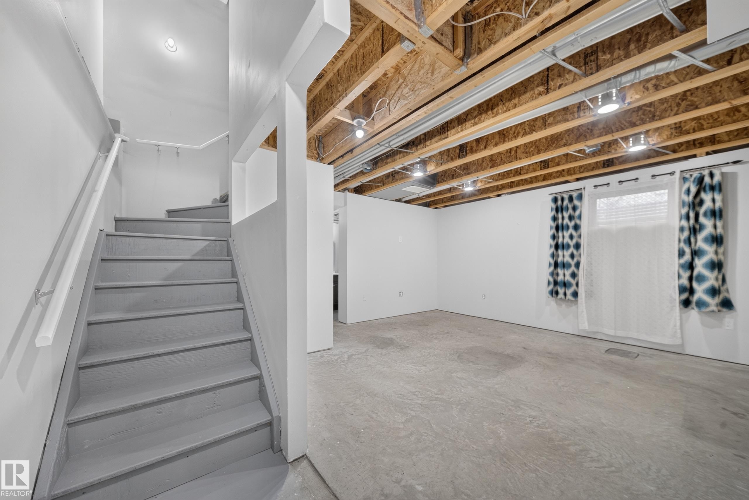 709 83 St Sw, Edmonton, AB - Indoor Photo Showing Basement
