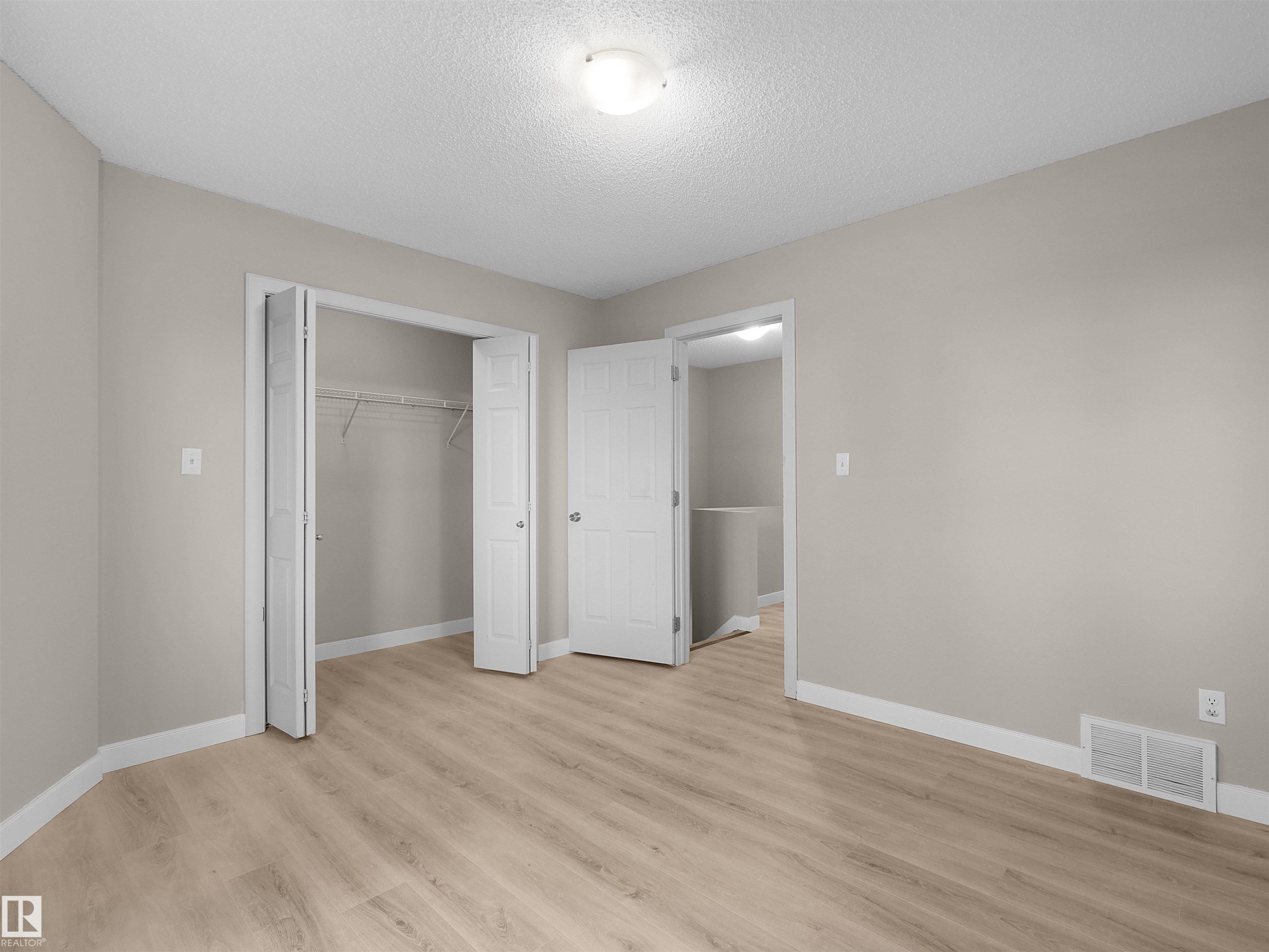 #17 6032 38 Av Nw, Edmonton, AB - Indoor Photo Showing Other Room