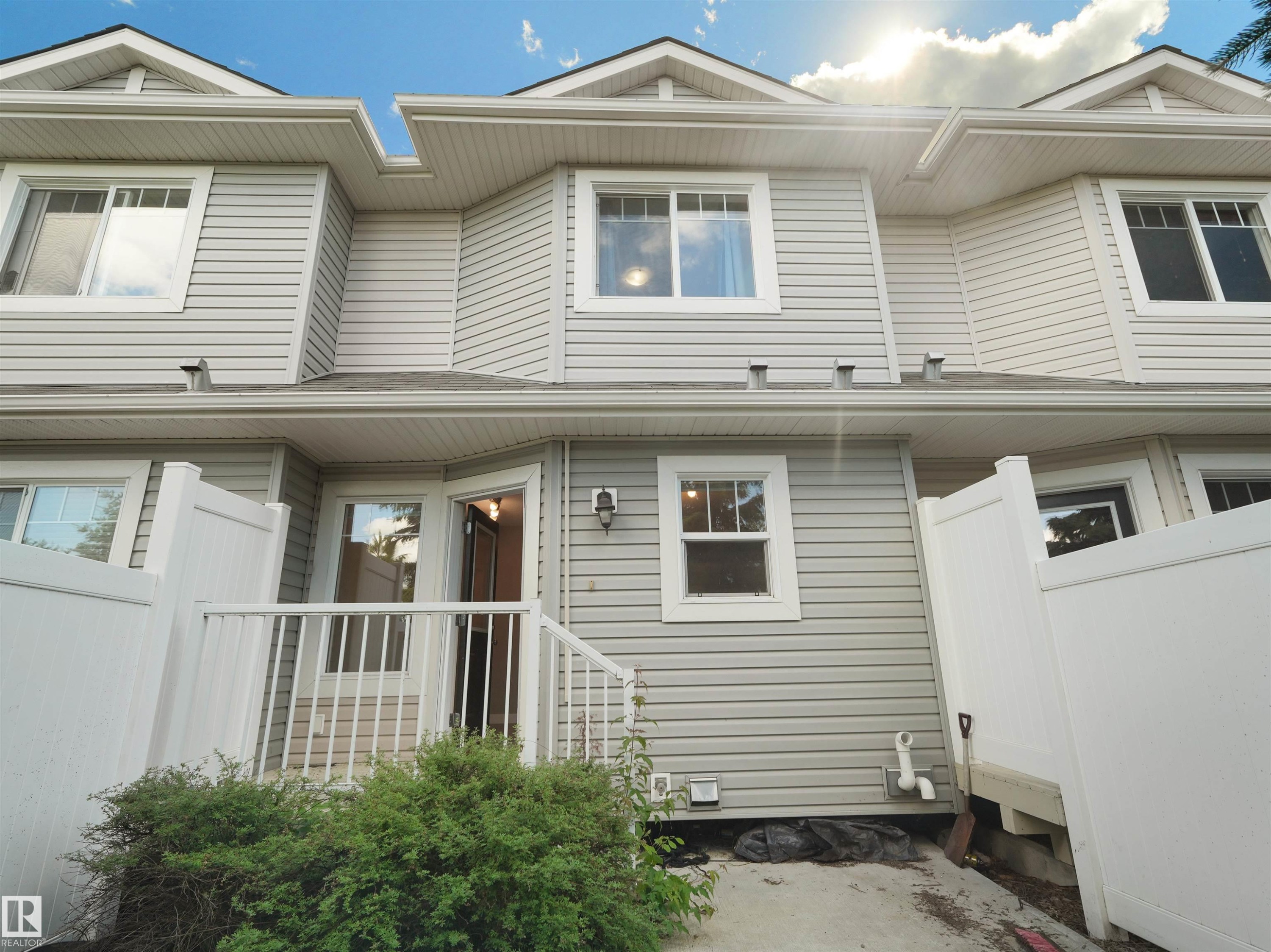 #17 6032 38 Av Nw, Edmonton, AB - Outdoor