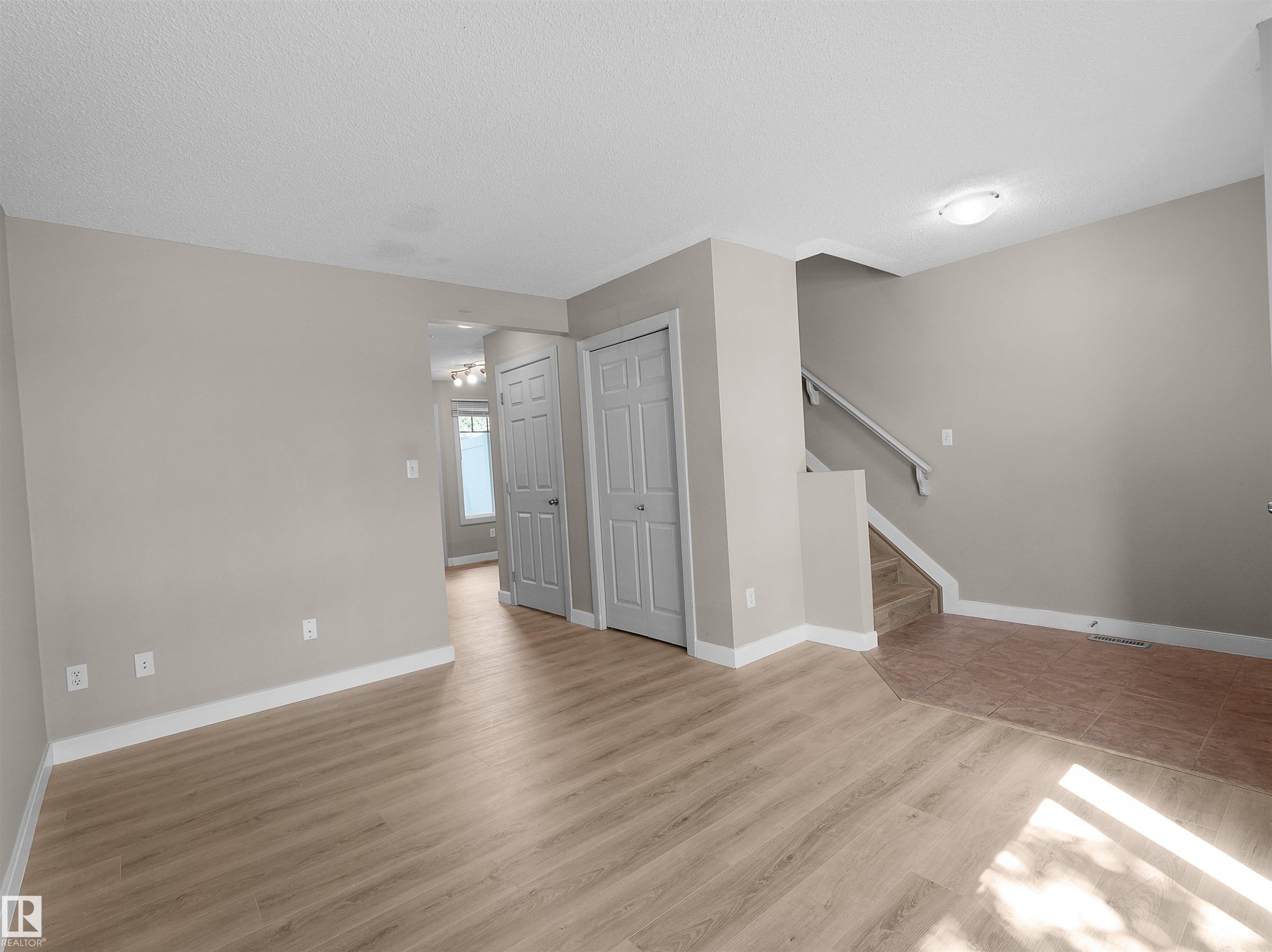 #17 6032 38 Av Nw, Edmonton, AB - Indoor Photo Showing Other Room