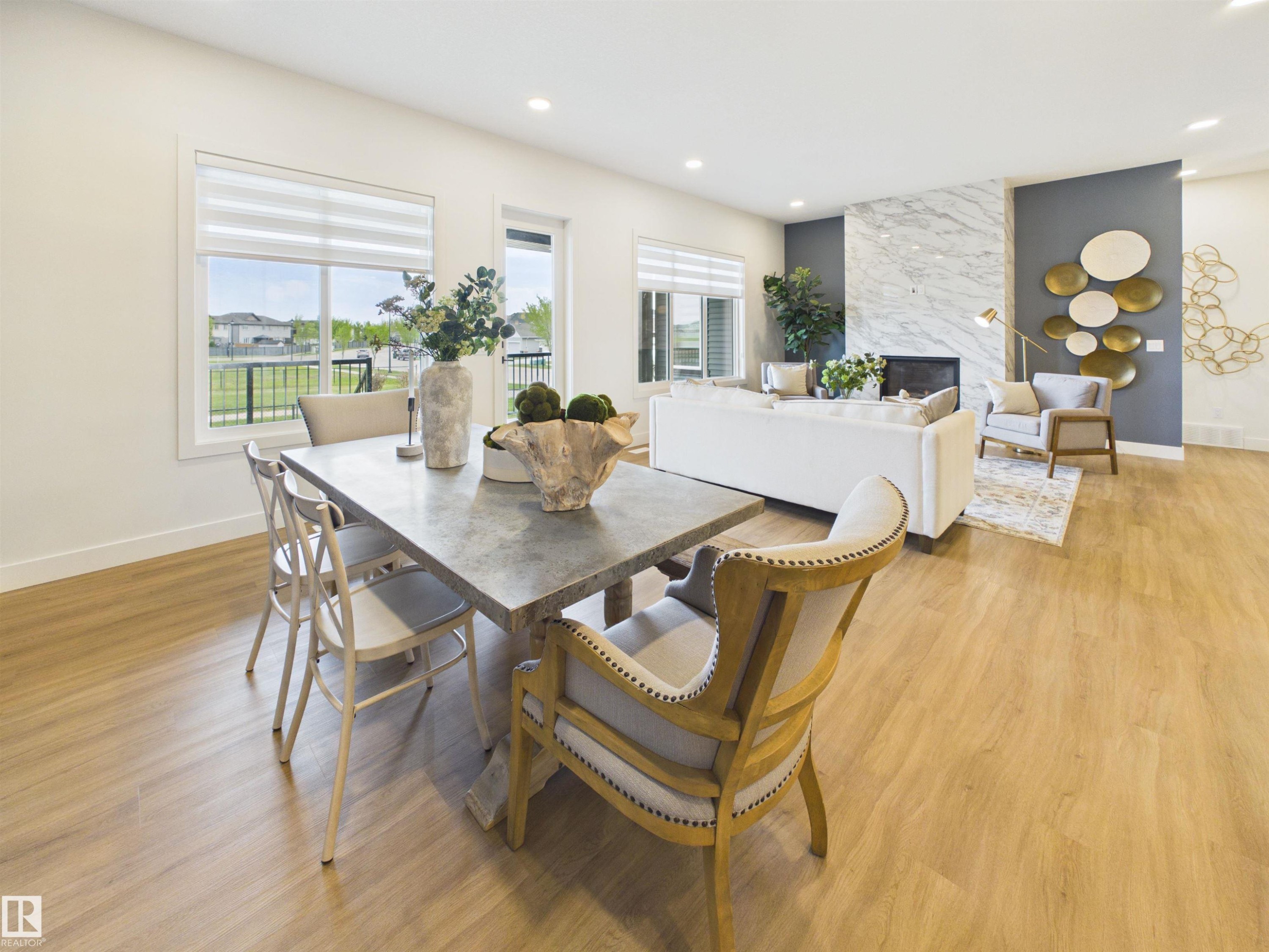 593 Genesis Wynd, Stony Plain, AB - Indoor Photo Showing Dining Room