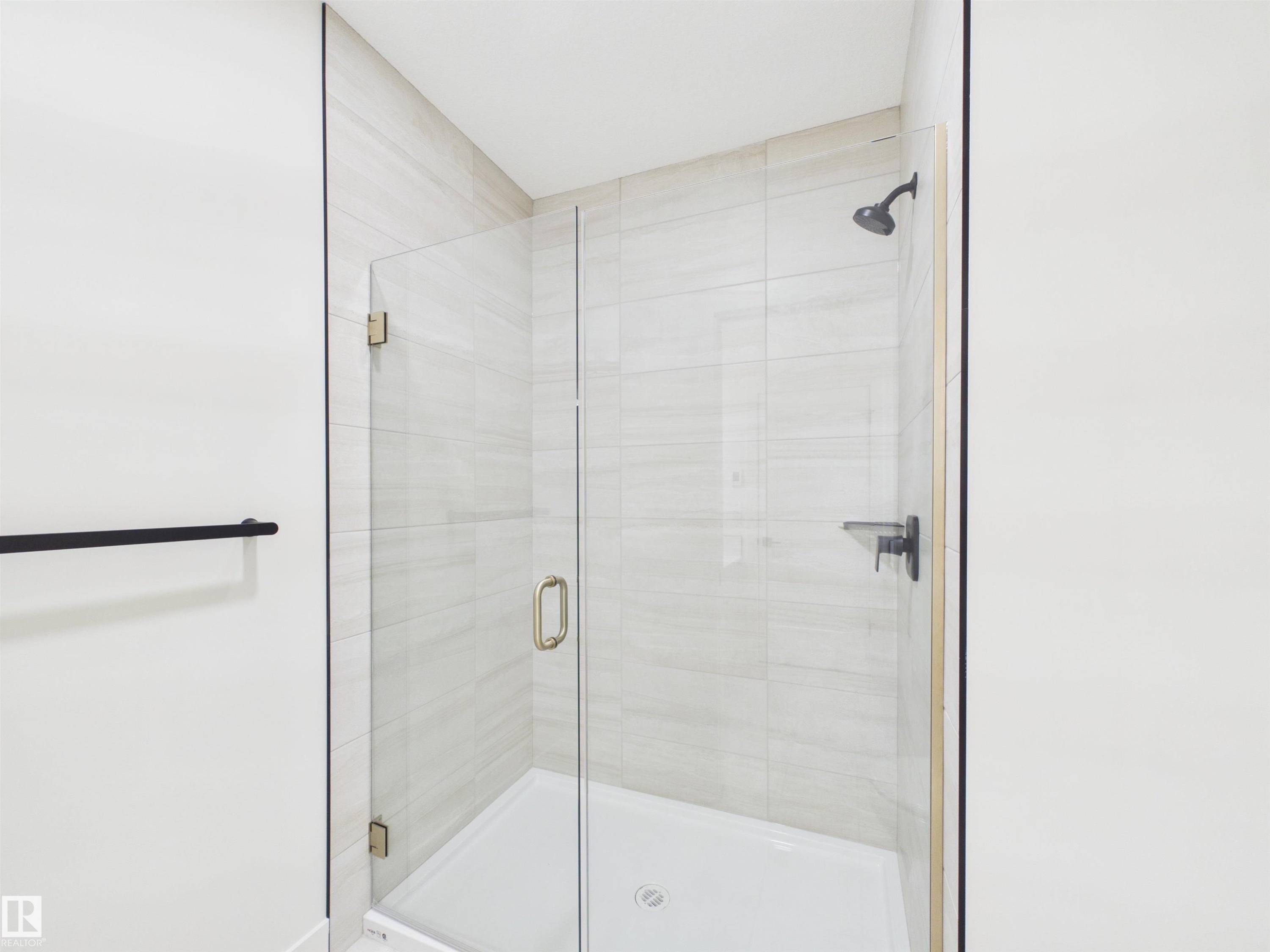 593 Genesis Wynd, Stony Plain, AB - Indoor Photo Showing Bathroom