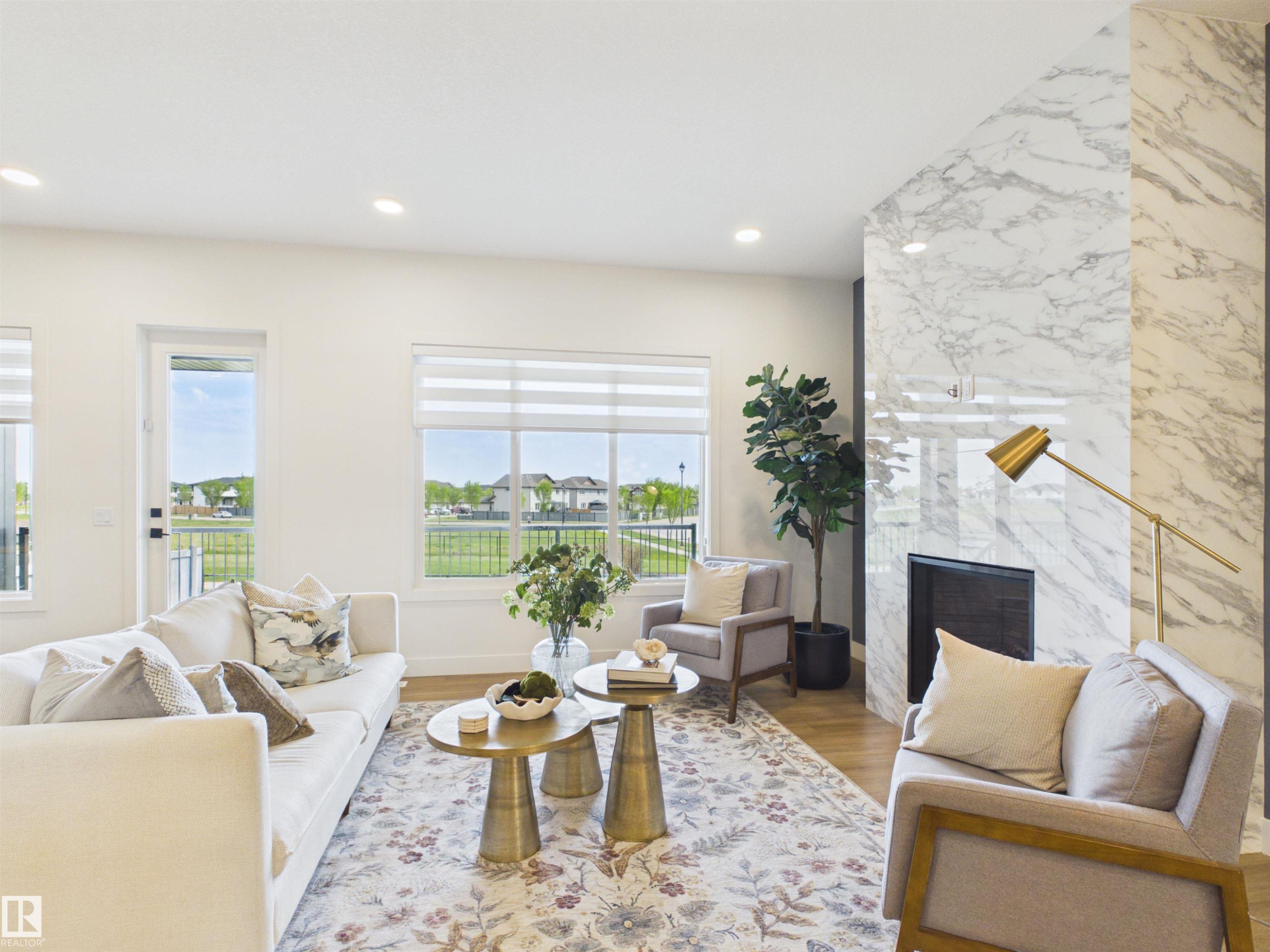 593 Genesis Wynd, Stony Plain, AB - Indoor Photo Showing Living Room