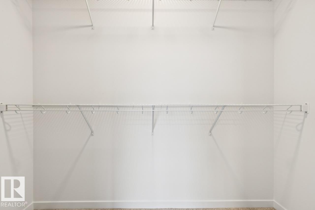 7450 Klapstein Crescent Sw, Edmonton, AB - Indoor With Storage
