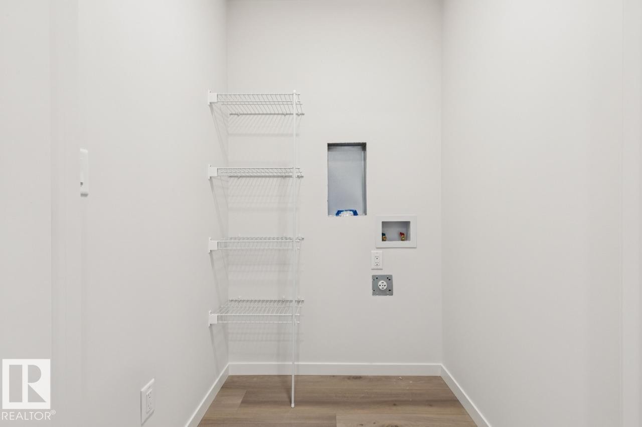 7450 Klapstein Crescent Sw, Edmonton, AB - Indoor With Storage