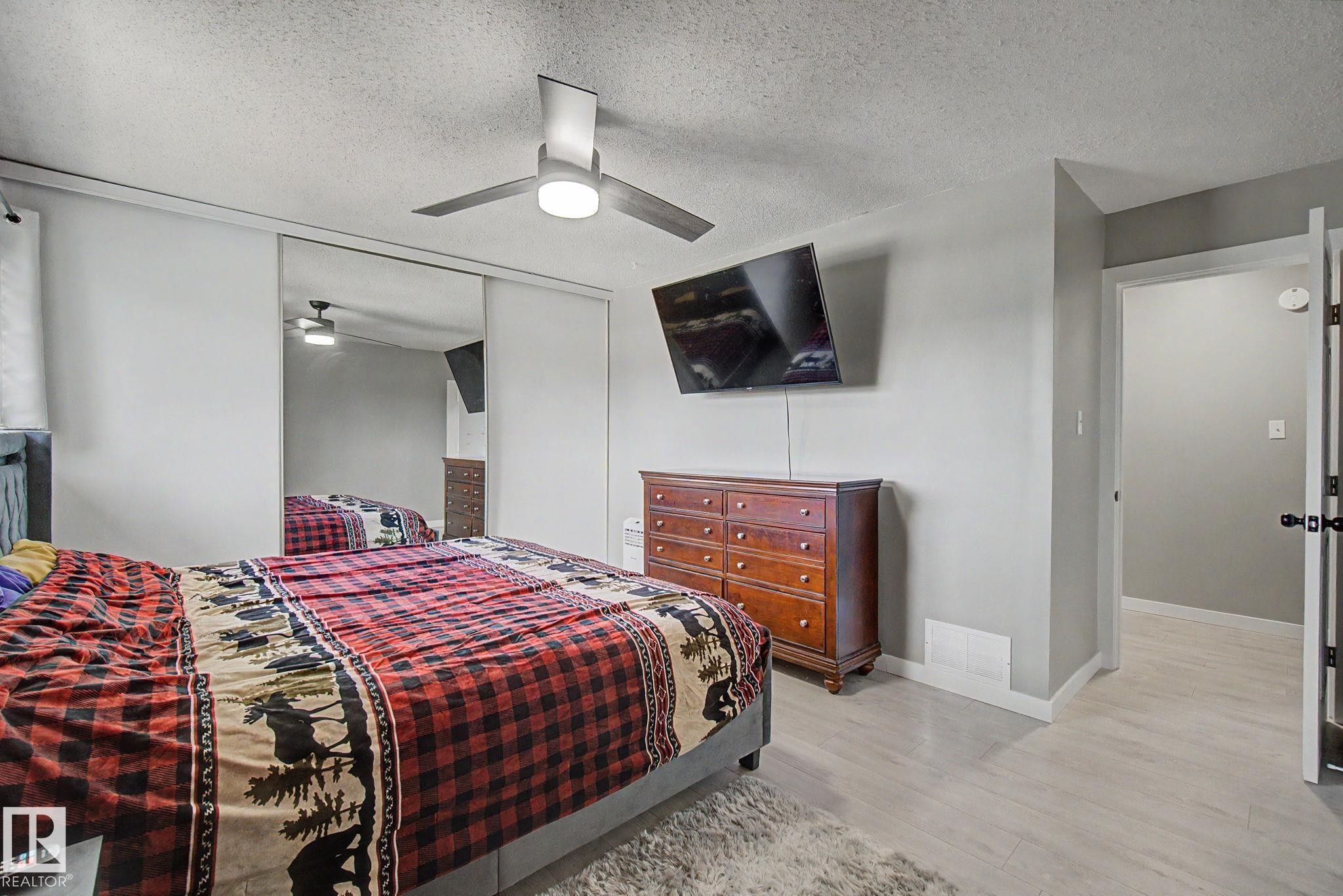 4315 46 Street, Stony Plain, AB - Indoor Photo Showing Bedroom