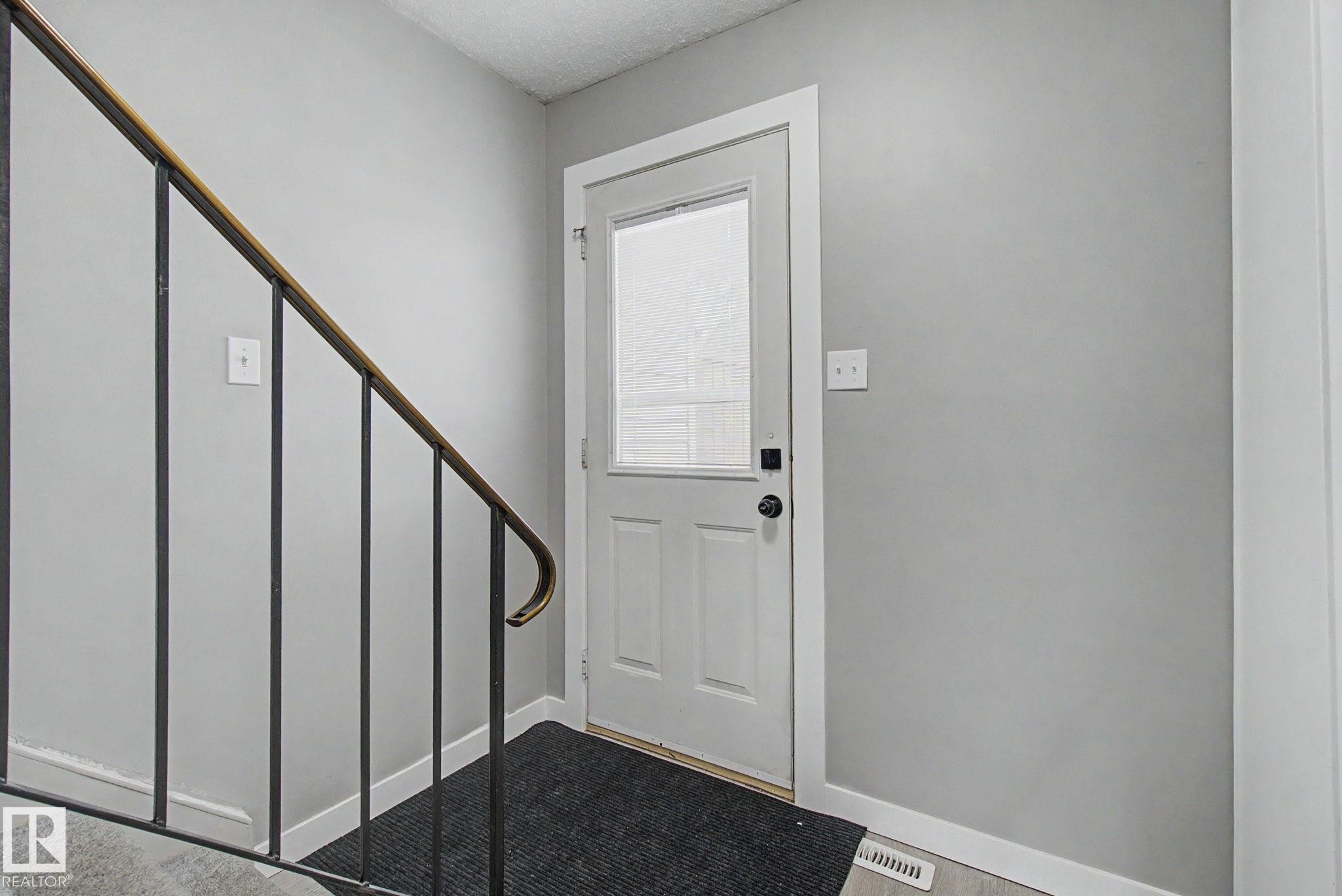 4315 46 Street, Stony Plain, AB - Indoor Photo Showing Other Room