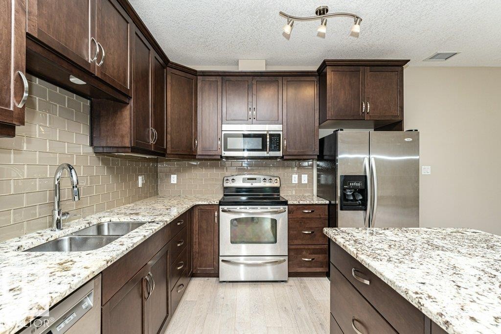 256 6079 Maynard Way, Edmonton, AB