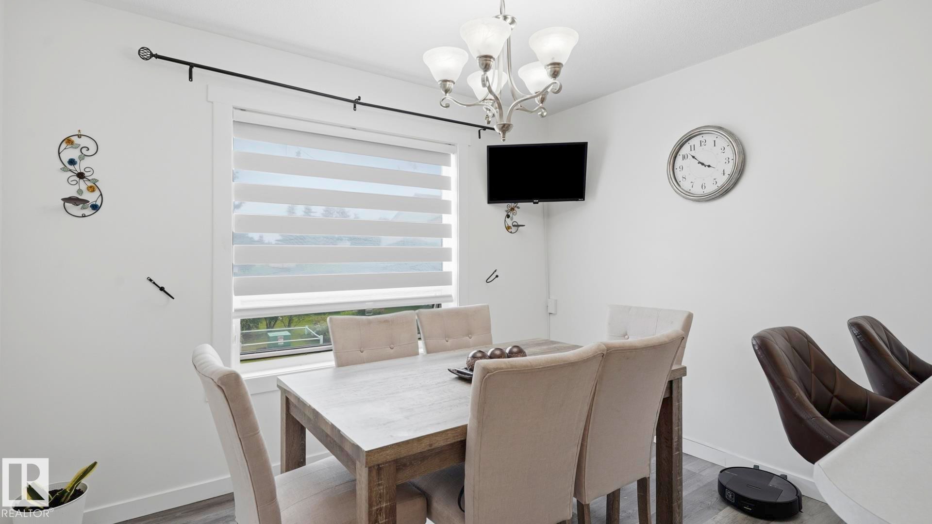 #17 9505 176 St Nw, Edmonton, AB - Indoor Photo Showing Dining Room