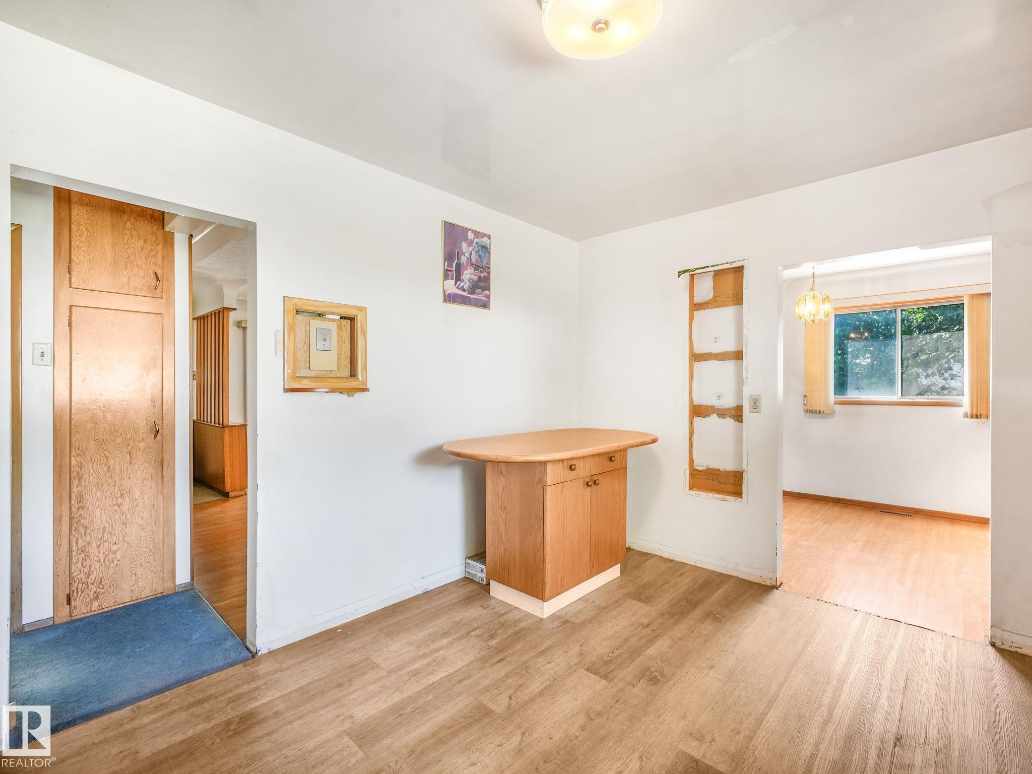 12418 125 Street Nw, Edmonton, AB - Indoor Photo Showing Other Room