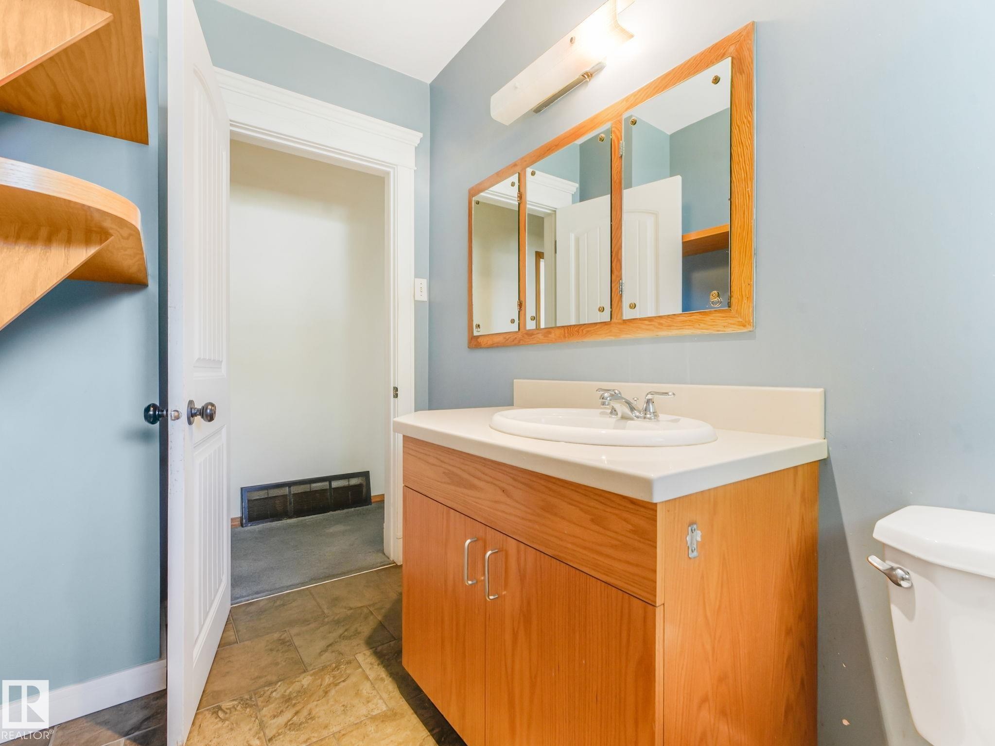 12418 125 Street Nw, Edmonton, AB - Indoor Photo Showing Bathroom