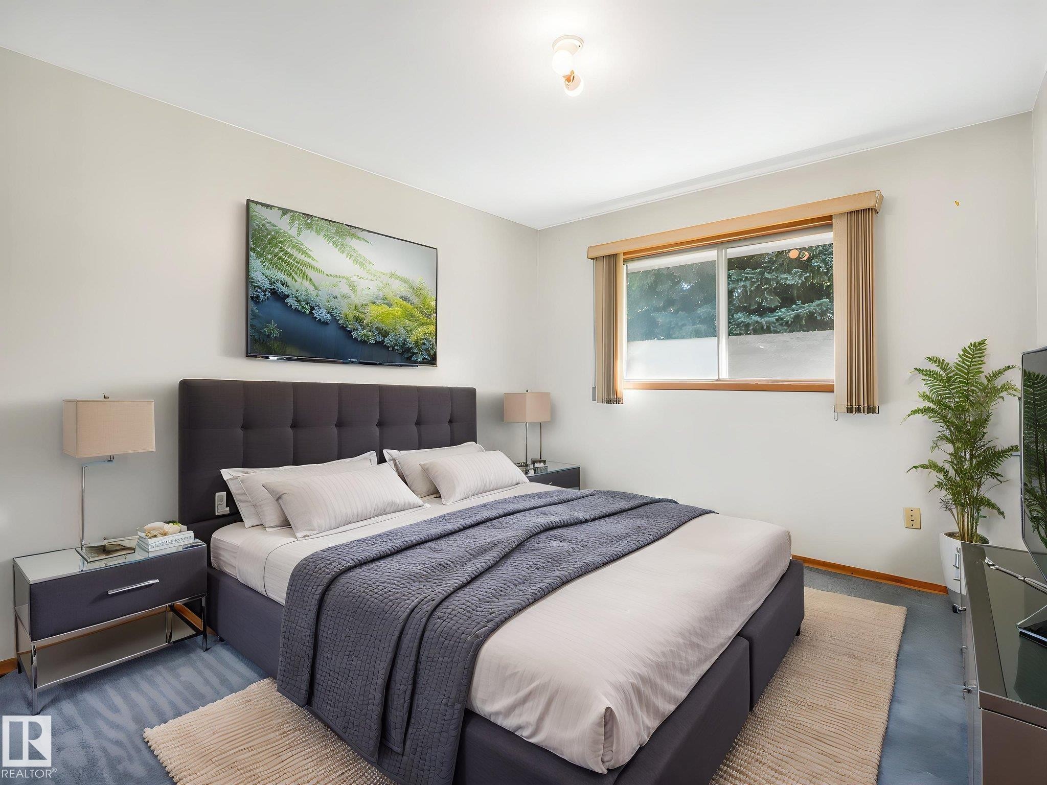 12418 125 Street Nw, Edmonton, AB - Indoor Photo Showing Bedroom