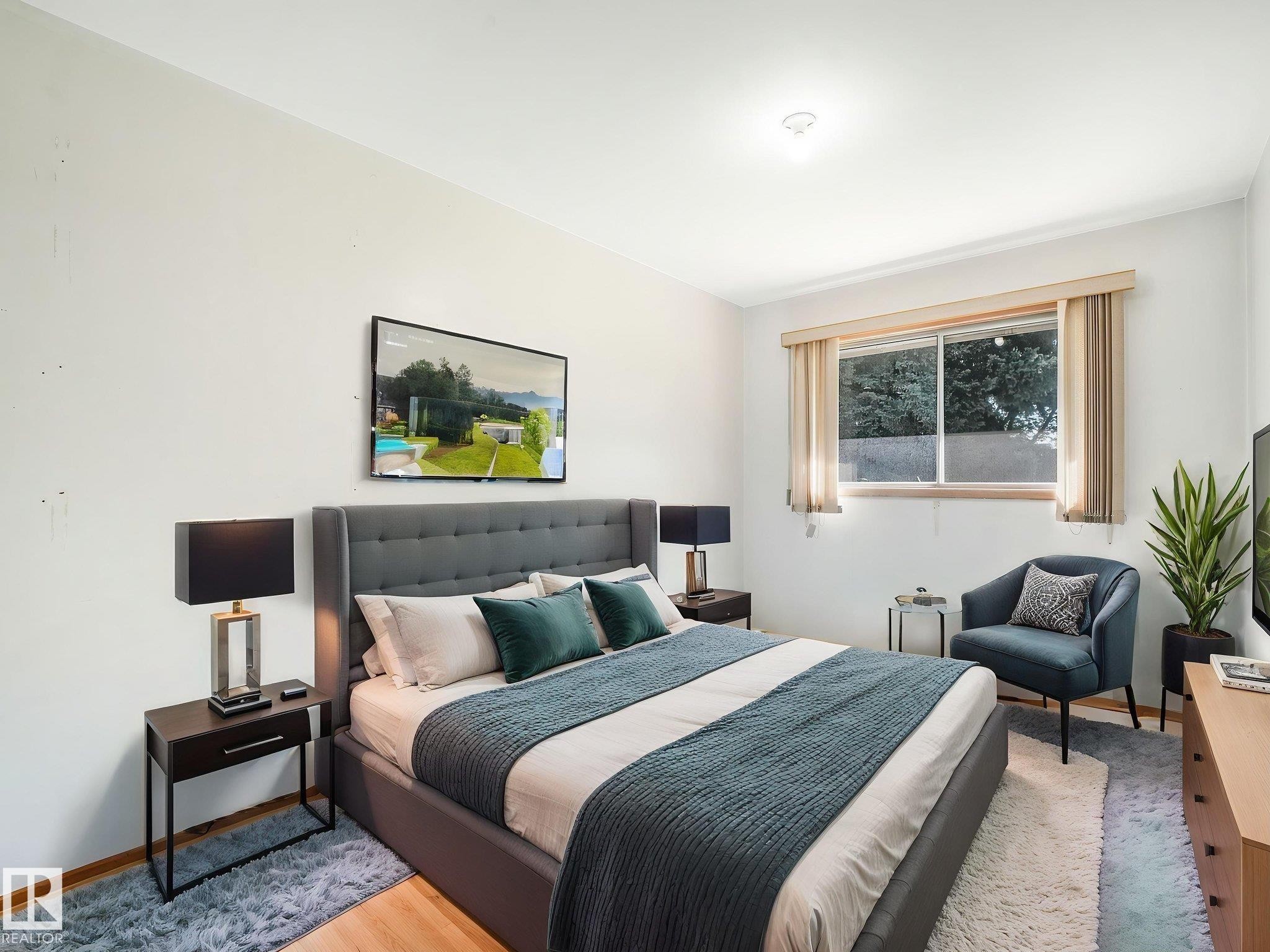 12418 125 Street Nw, Edmonton, AB - Indoor Photo Showing Bedroom