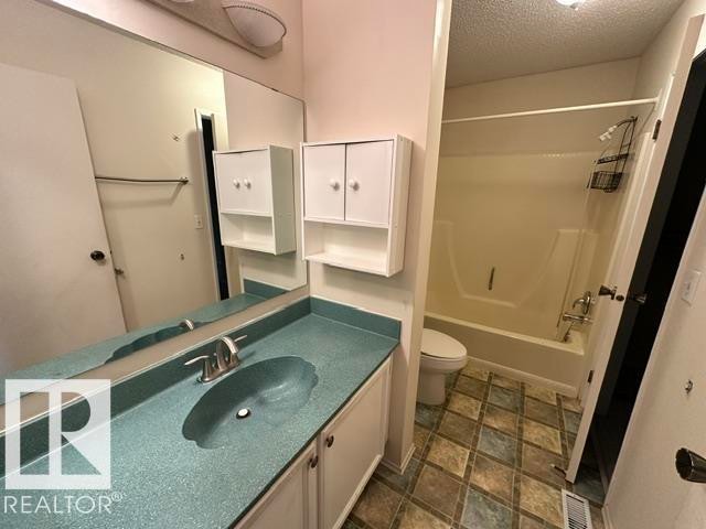 18020 96 Avenue Nw, Edmonton, AB