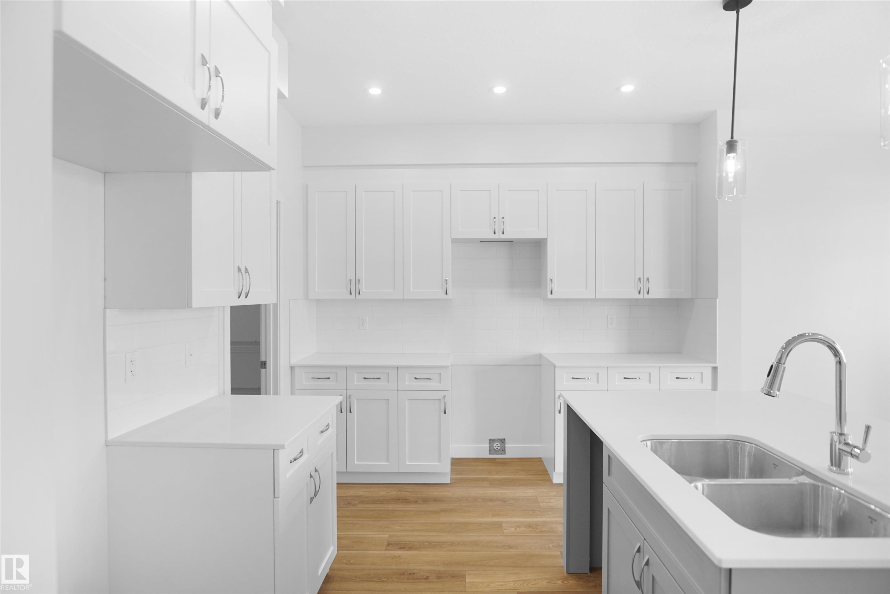 17703 7 Street, Edmonton, AB