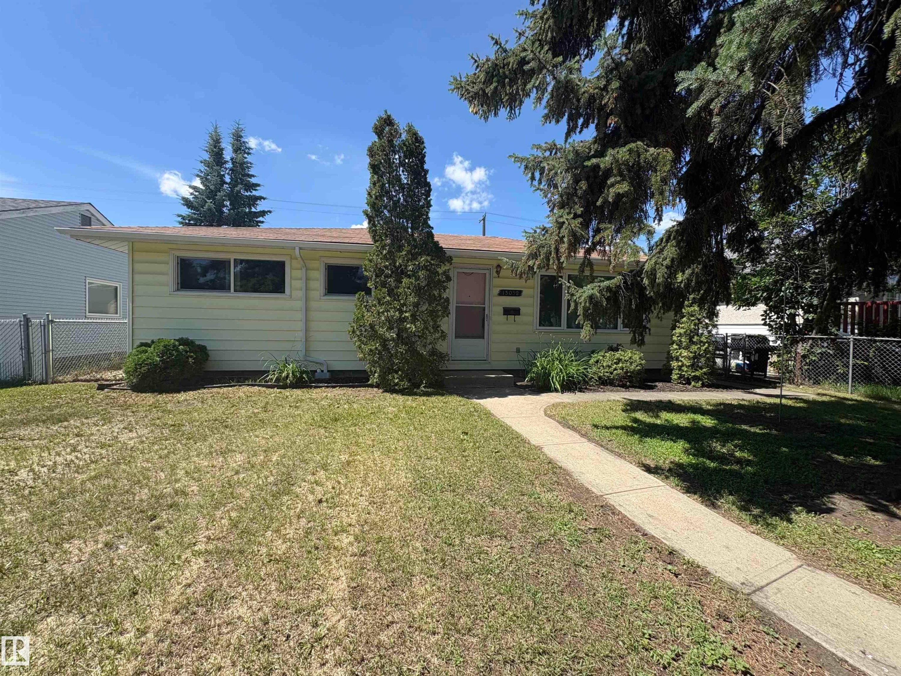 13032 90 Street, Edmonton, AB