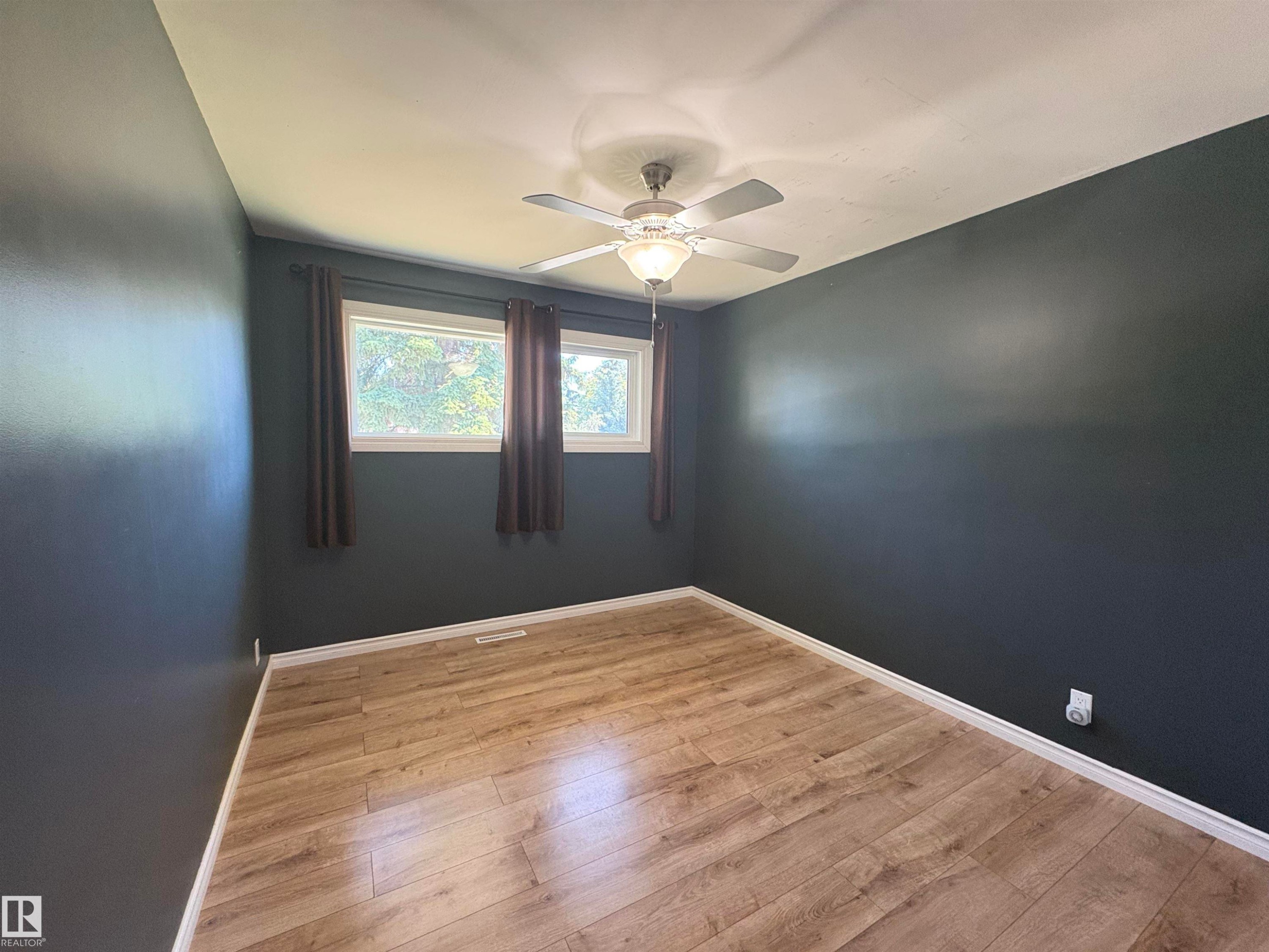 13032 90 Street, Edmonton, AB
