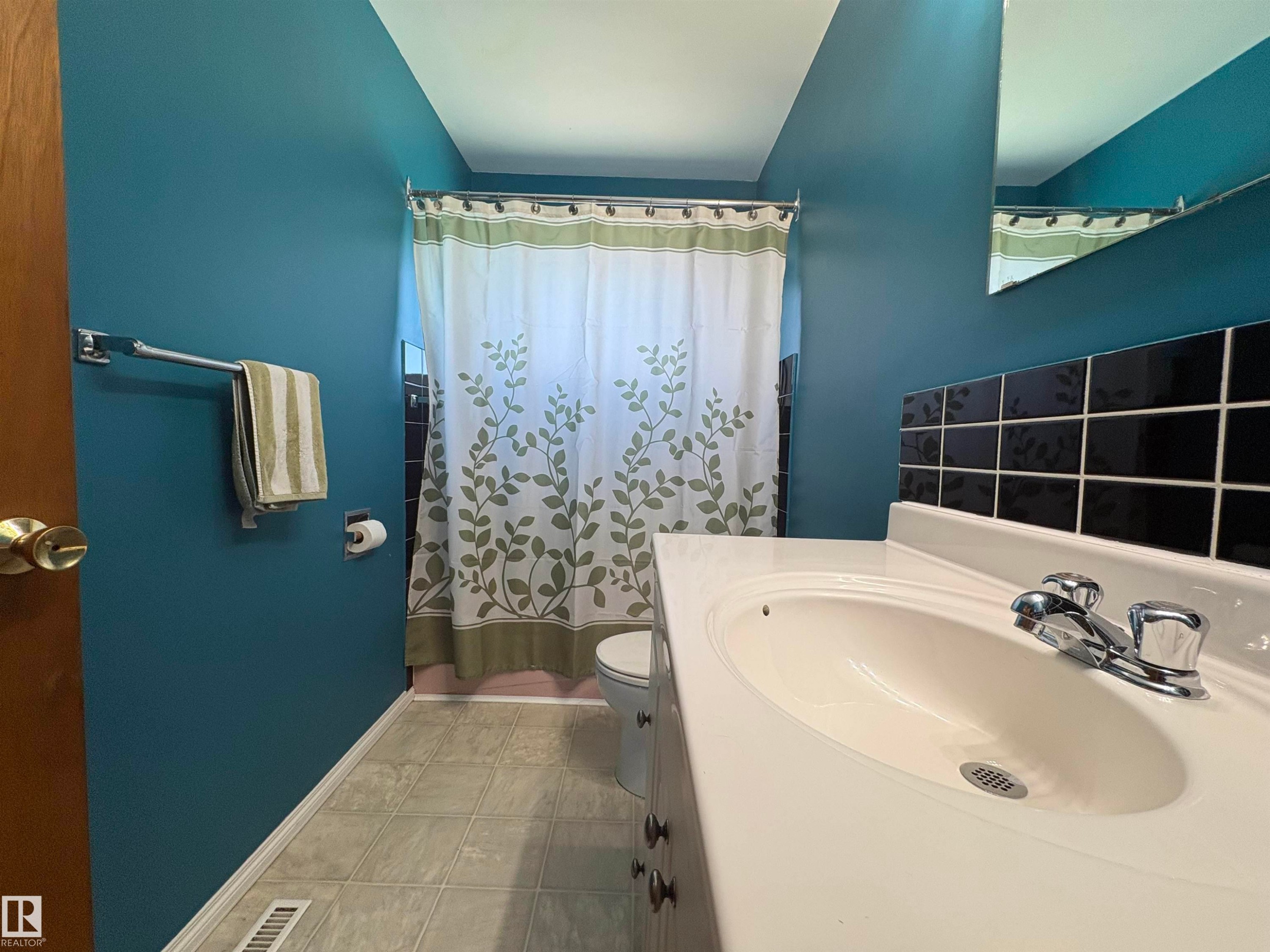 13032 90 Street, Edmonton, AB