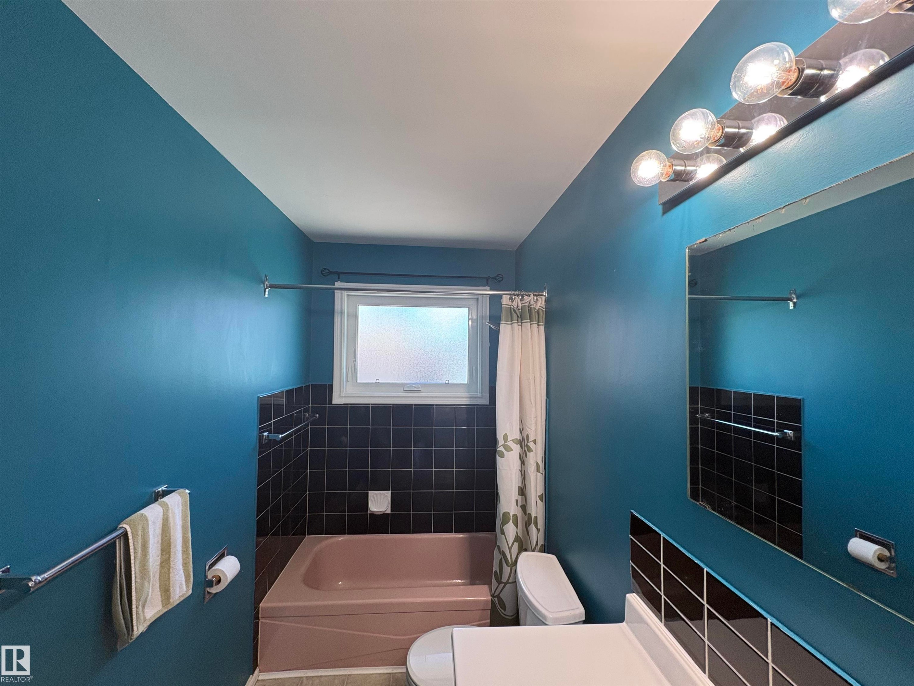 13032 90 Street, Edmonton, AB