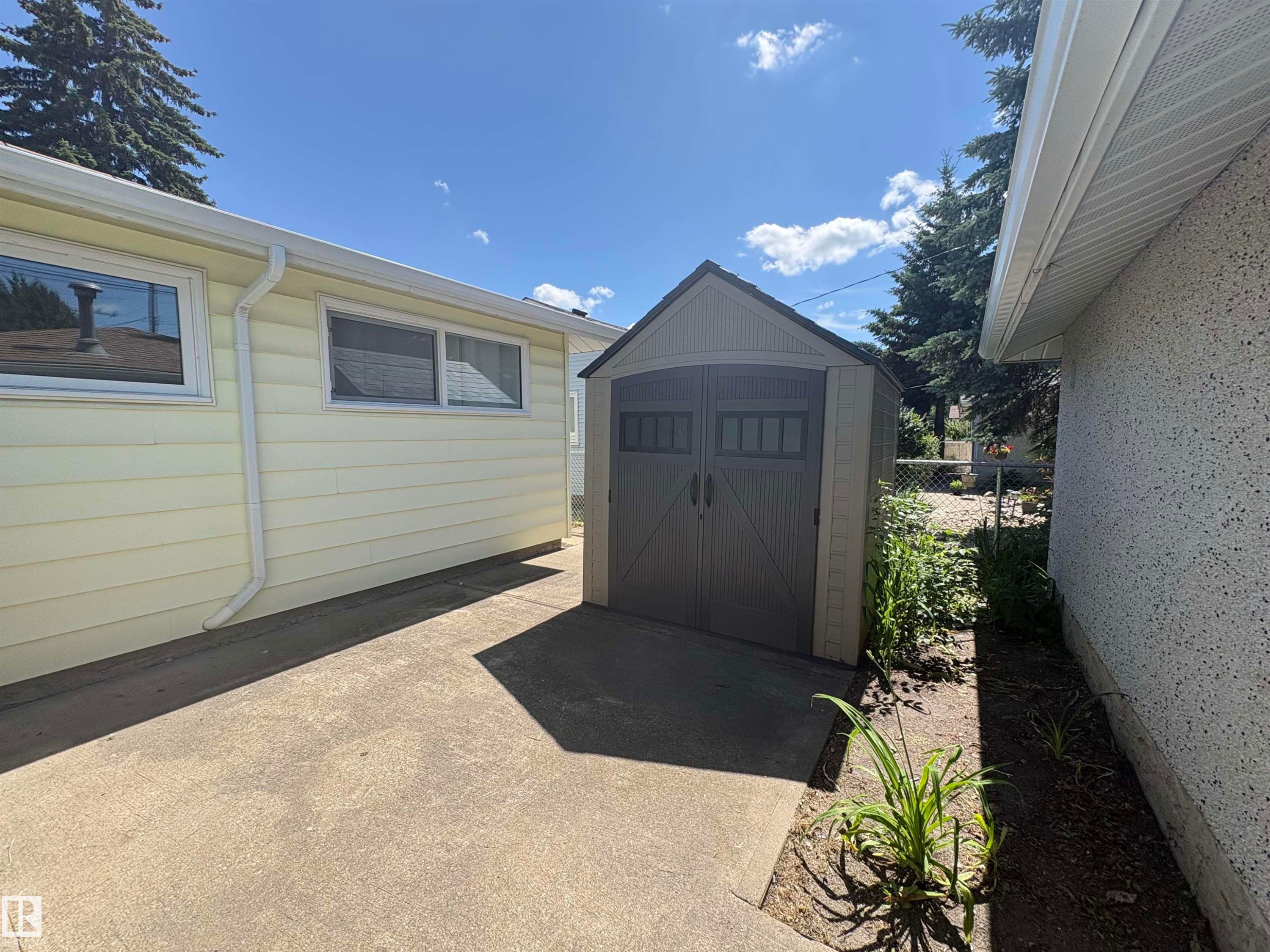 13032 90 Street, Edmonton, AB