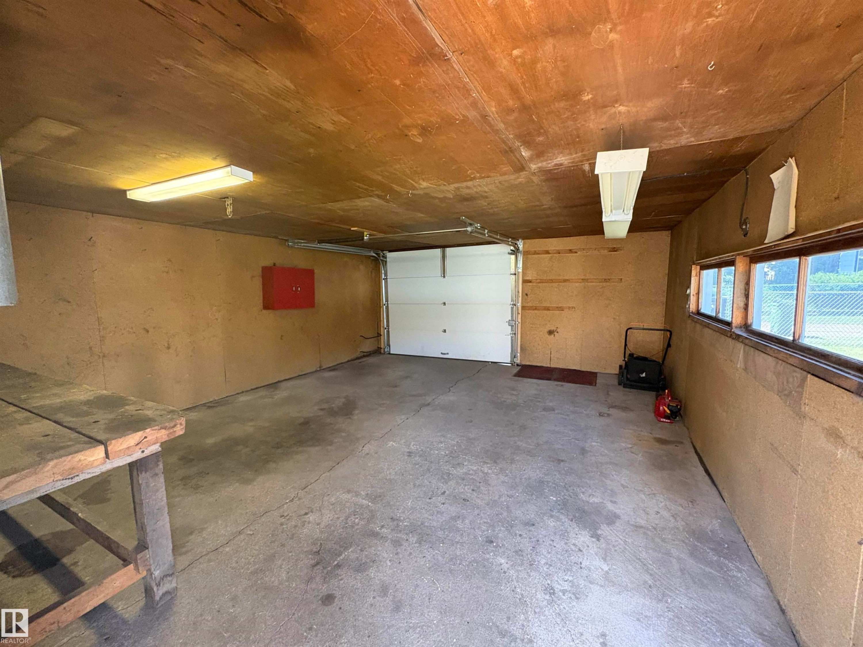 13032 90 Street, Edmonton, AB