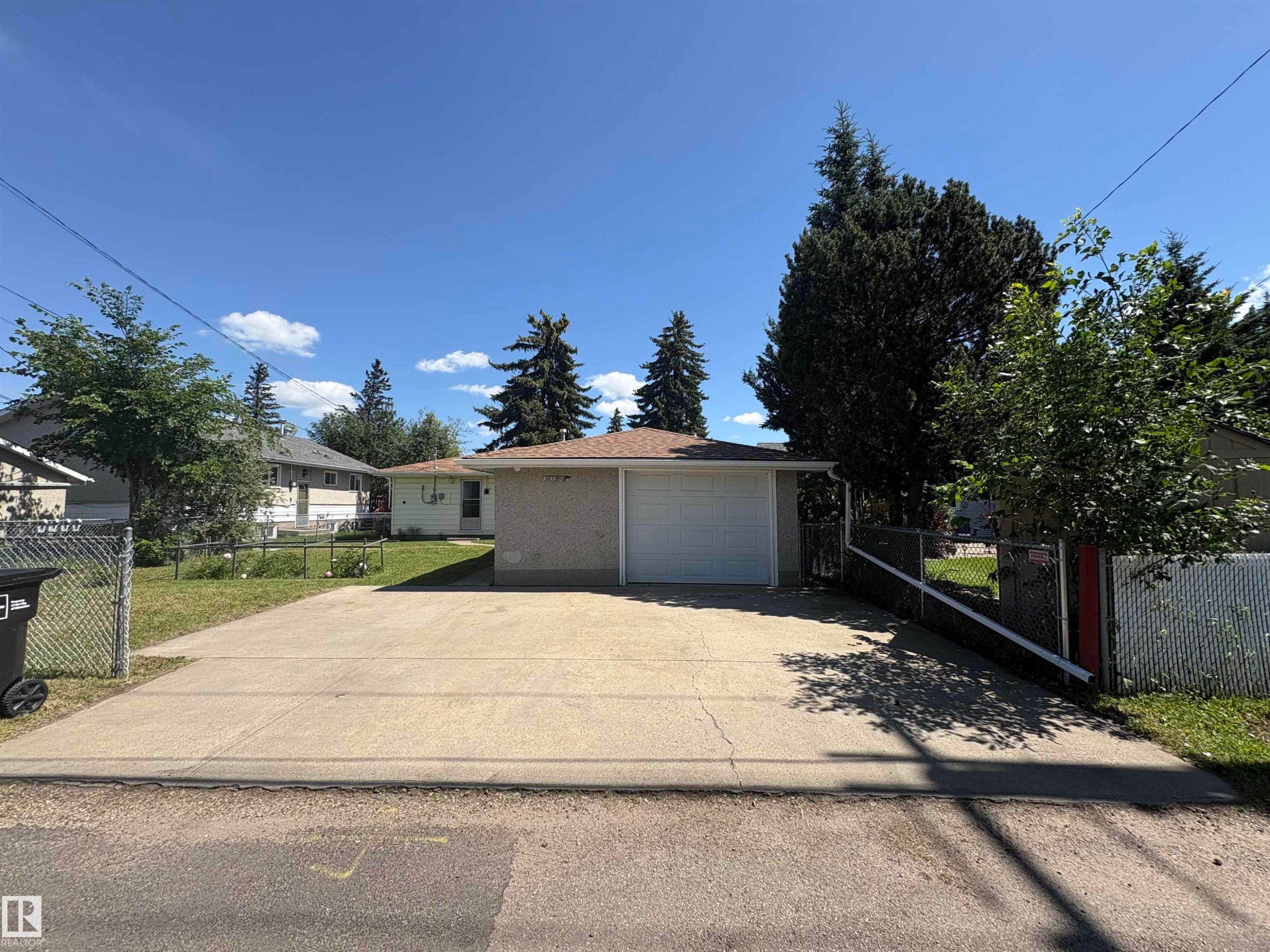 13032 90 Street, Edmonton, AB