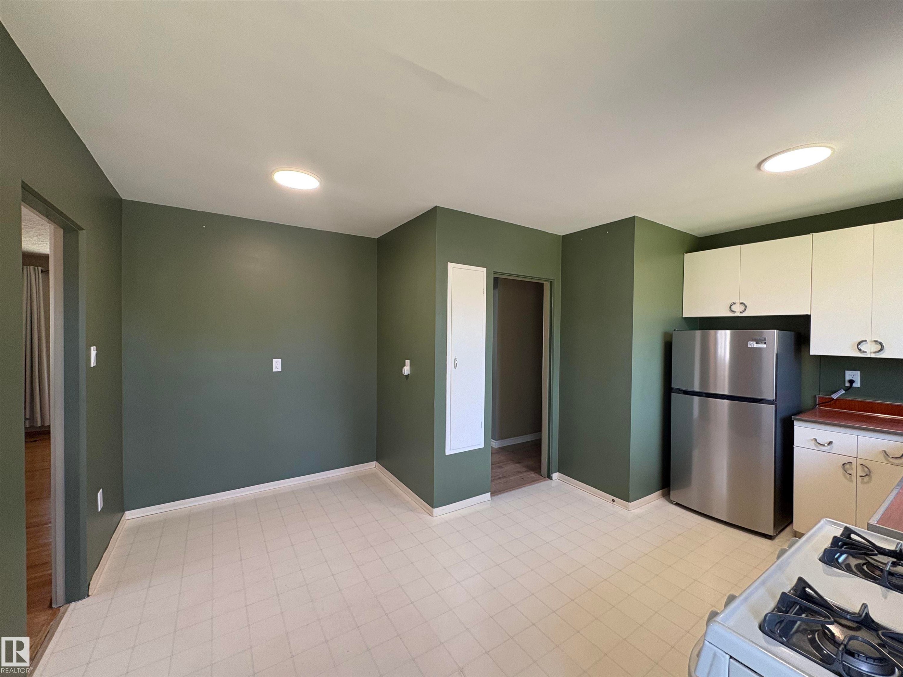 13032 90 Street, Edmonton, AB