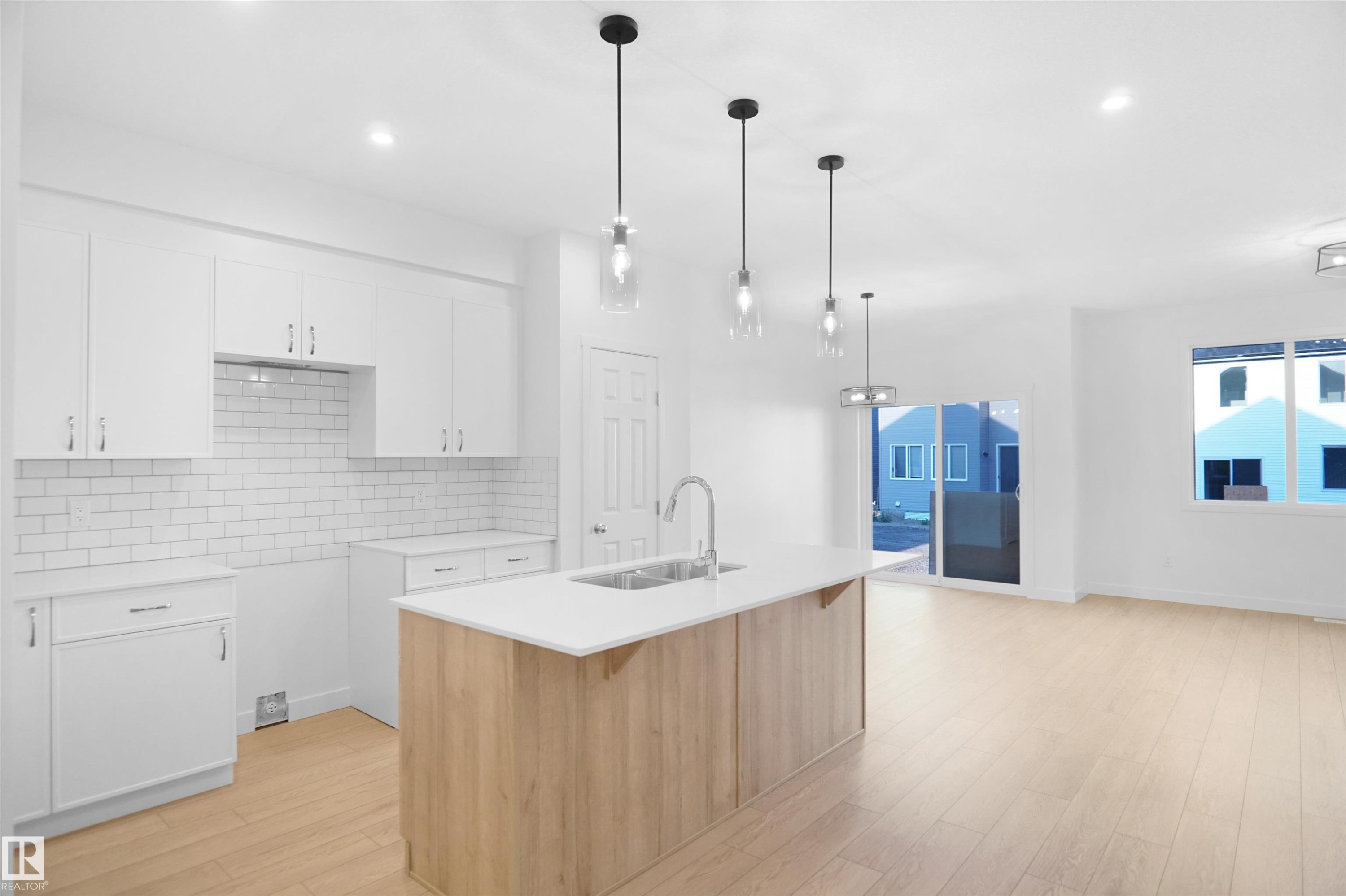17715 7 Street, Edmonton, AB