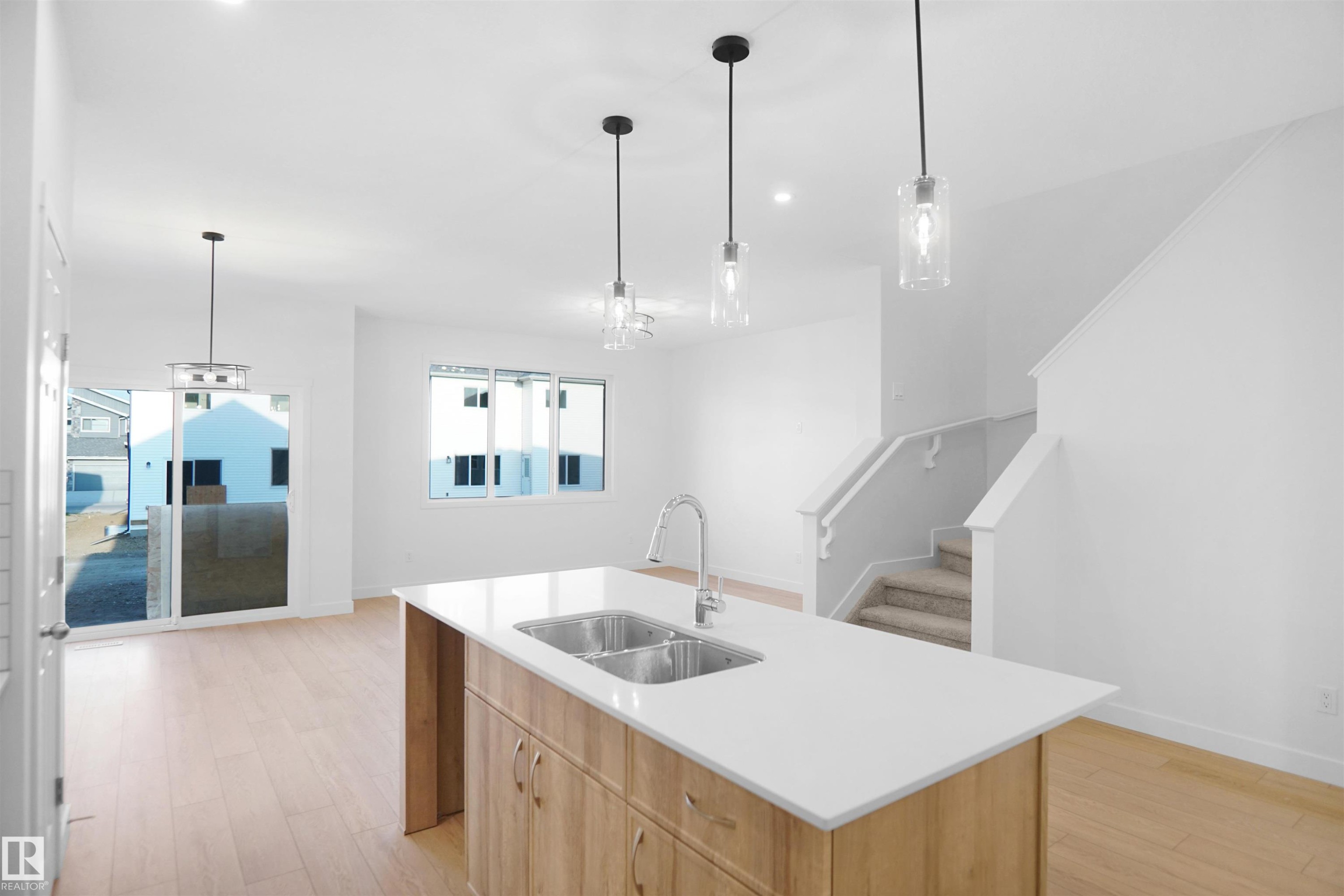 17715 7 Street, Edmonton, AB