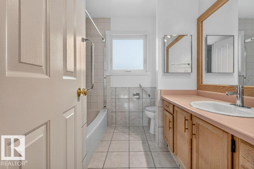 Upstairs bathroom. - 16524 99 Street Nw, Edmonton, AB - Indoor Photo Showing Bathroom