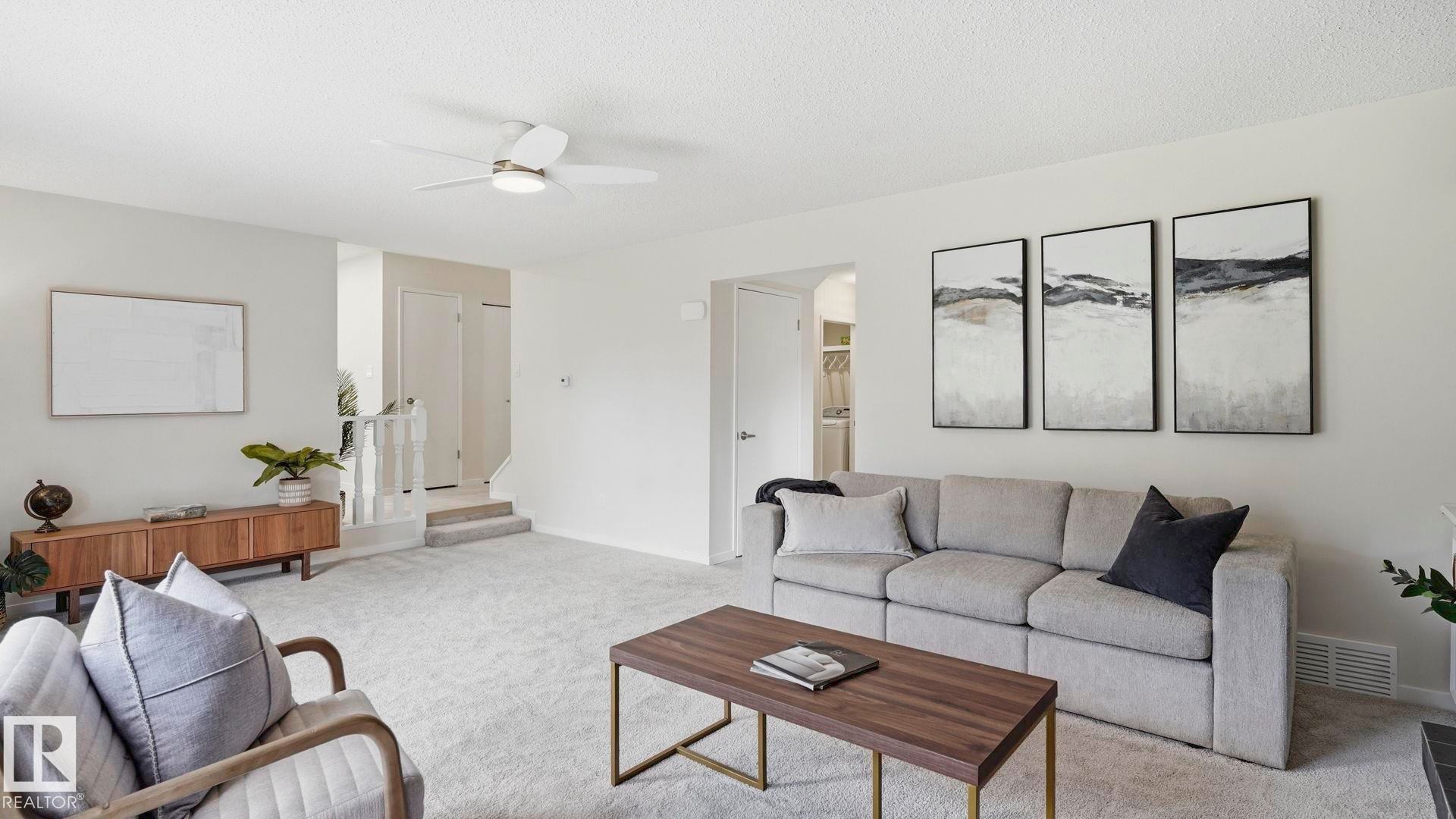 2723 83 Street Nw, Edmonton, AB - Indoor Photo Showing Living Room