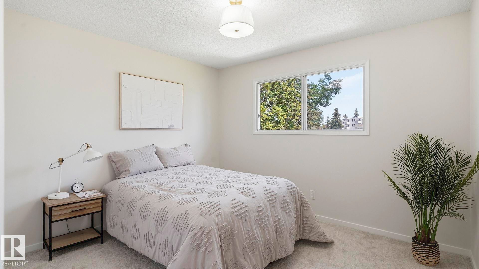 2723 83 Street Nw, Edmonton, AB - Indoor Photo Showing Bedroom