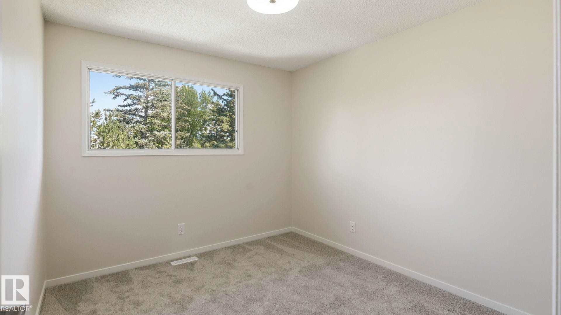 2723 83 Street Nw, Edmonton, AB - Indoor Photo Showing Other Room
