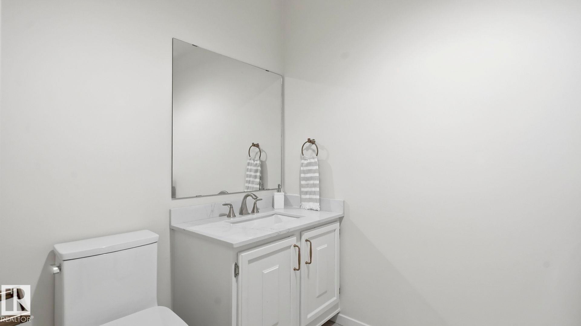 2723 83 Street Nw, Edmonton, AB - Indoor Photo Showing Bathroom