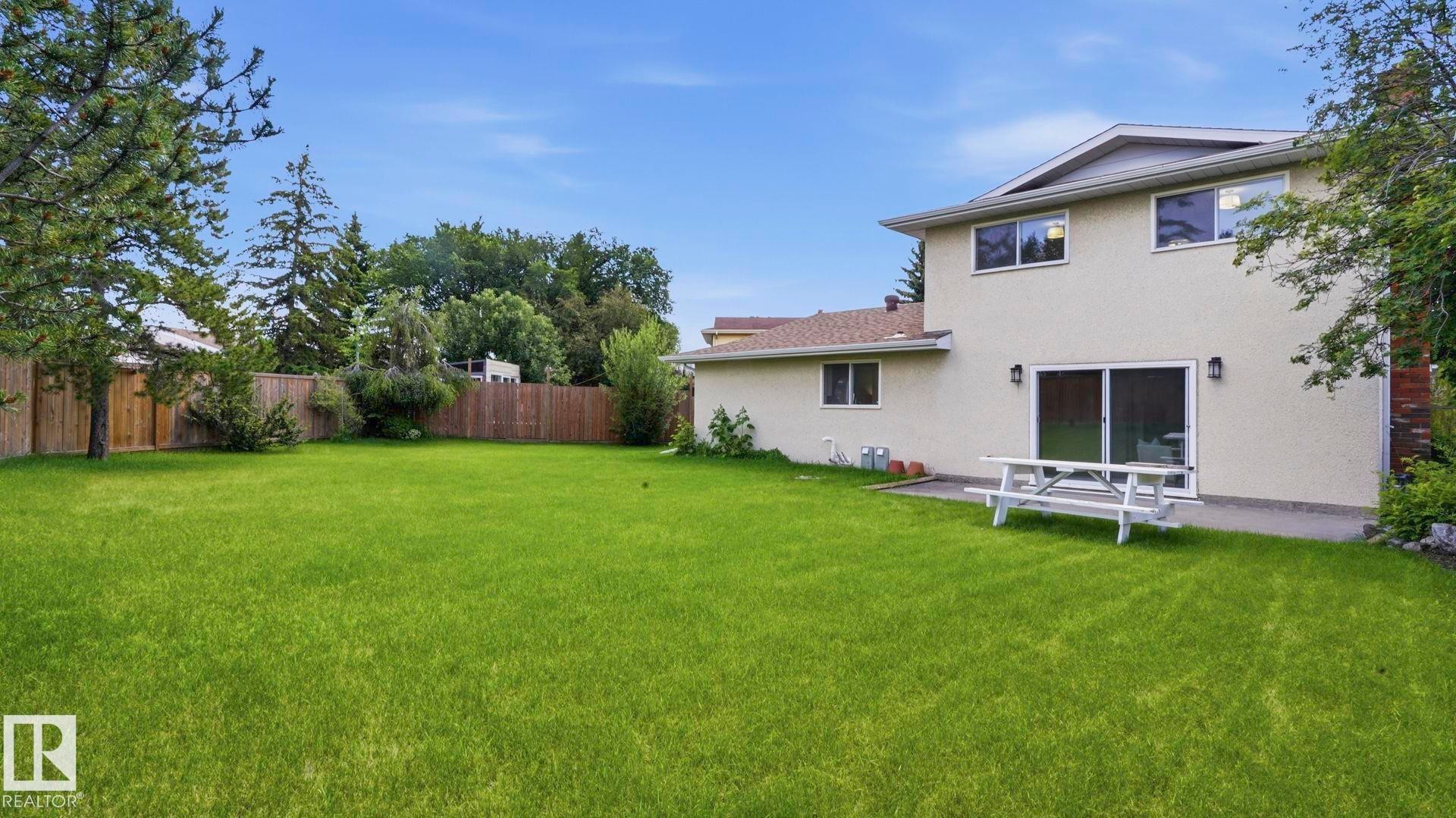 2723 83 Street Nw, Edmonton, AB - Outdoor