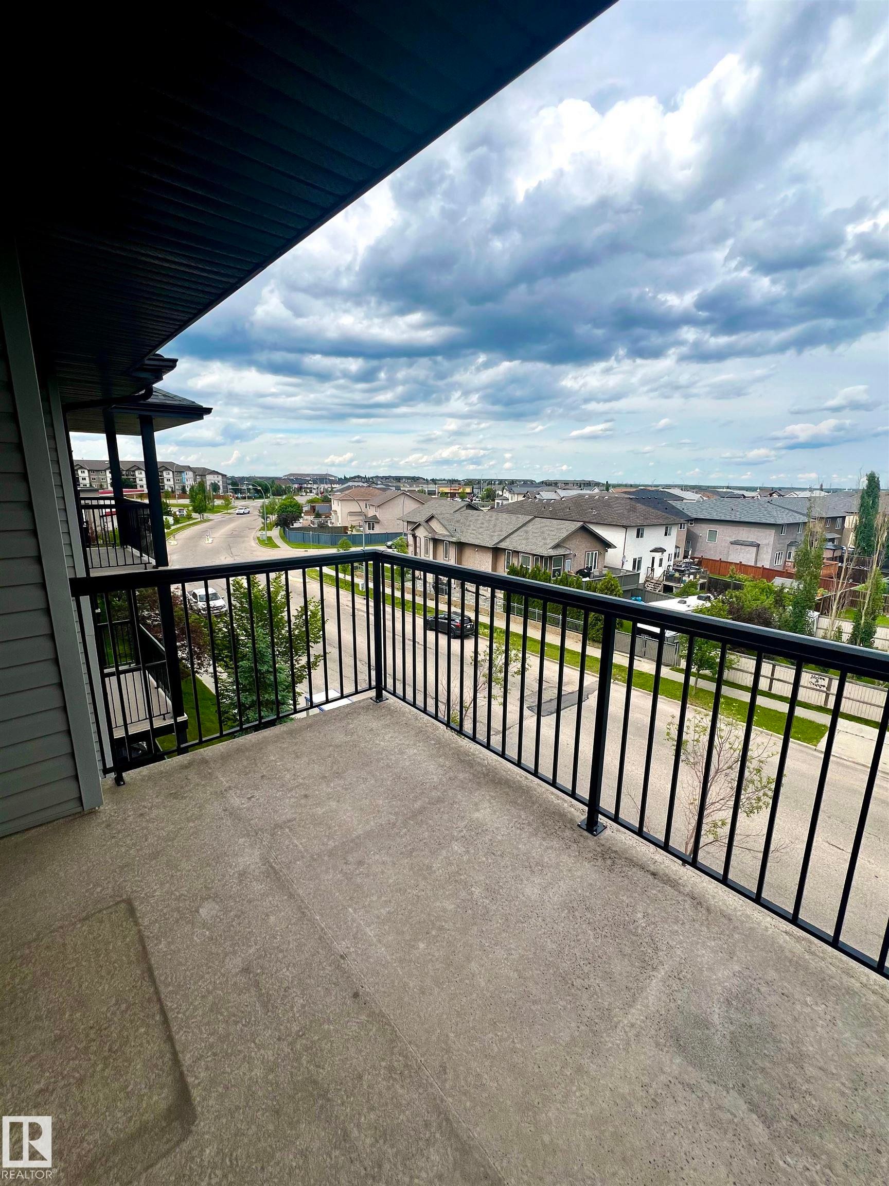 #411 5951 165 Av Nw, Edmonton, AB - Outdoor