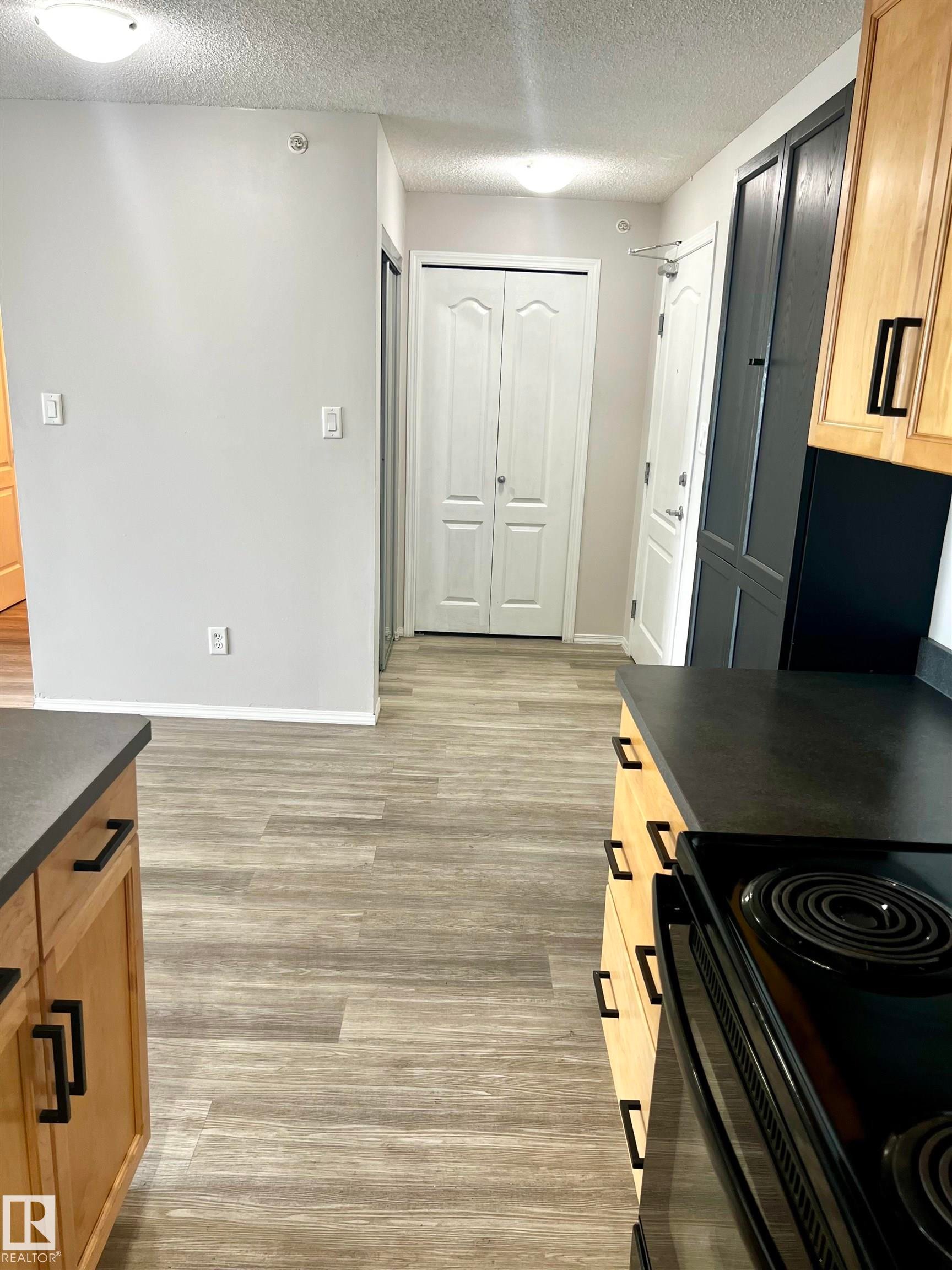 #411 5951 165 Av Nw, Edmonton, AB - Indoor Photo Showing Kitchen