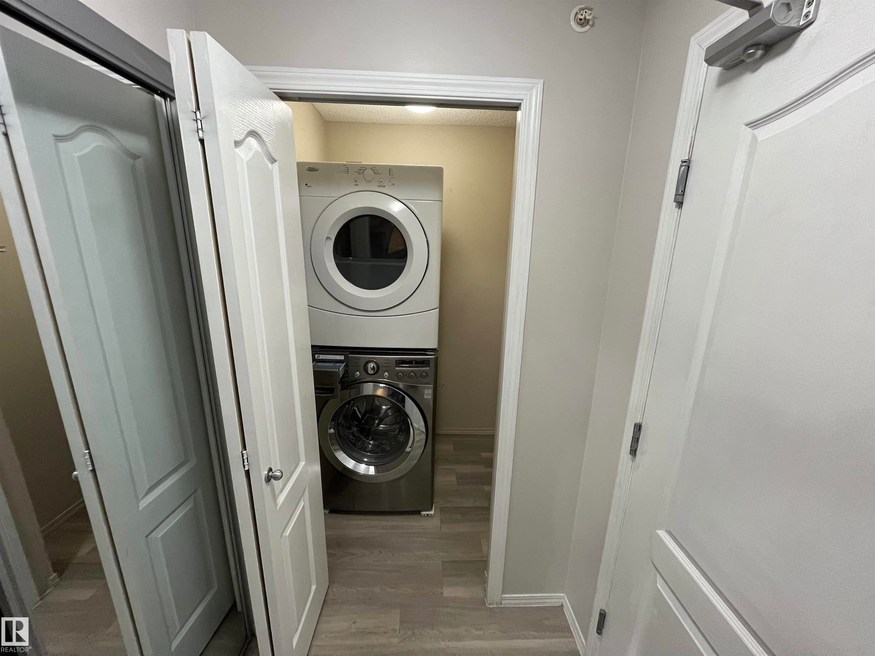 #411 5951 165 Av Nw, Edmonton, AB - Indoor Photo Showing Laundry Room