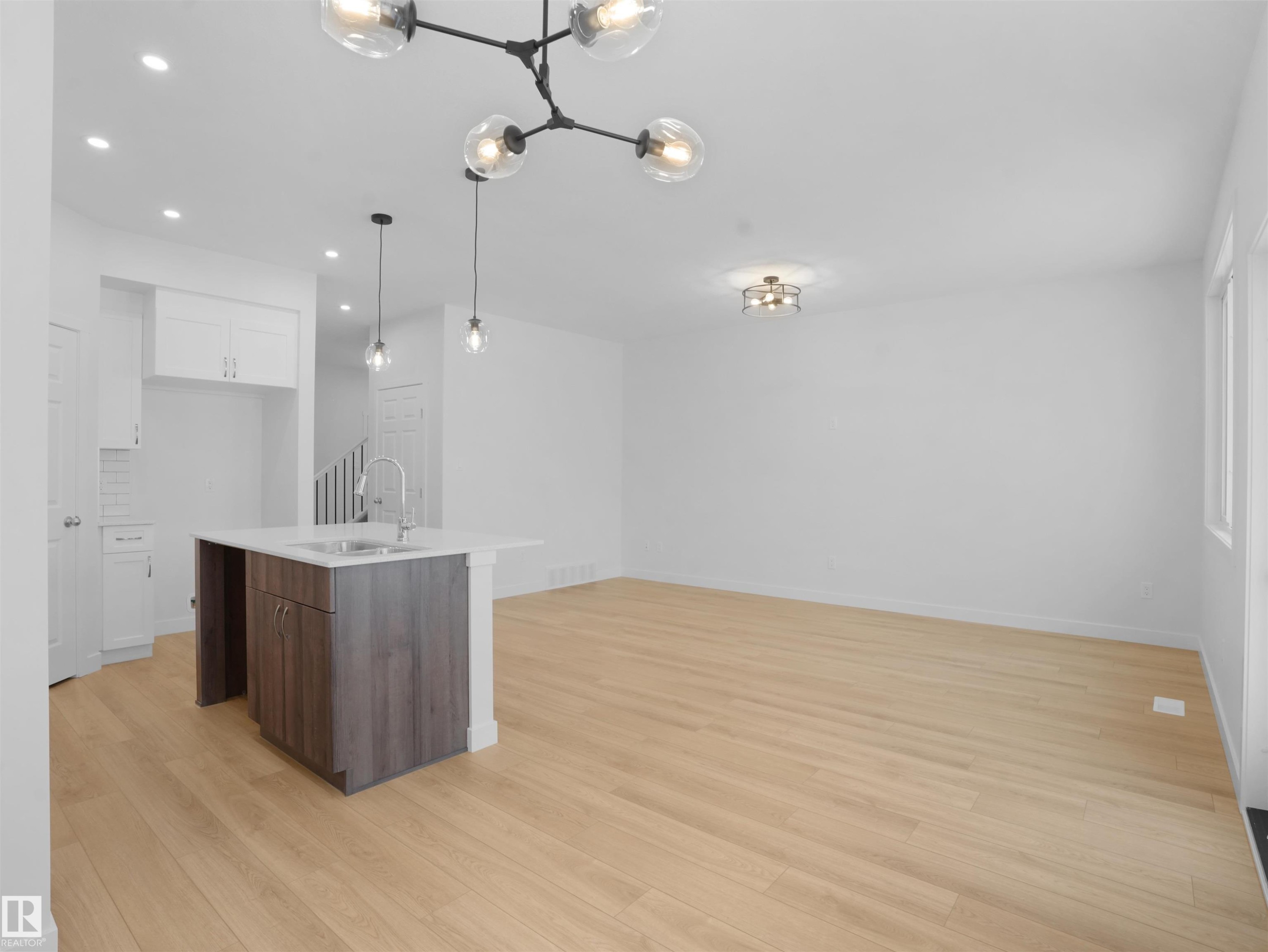 17736 7 Street Ne, Edmonton, AB