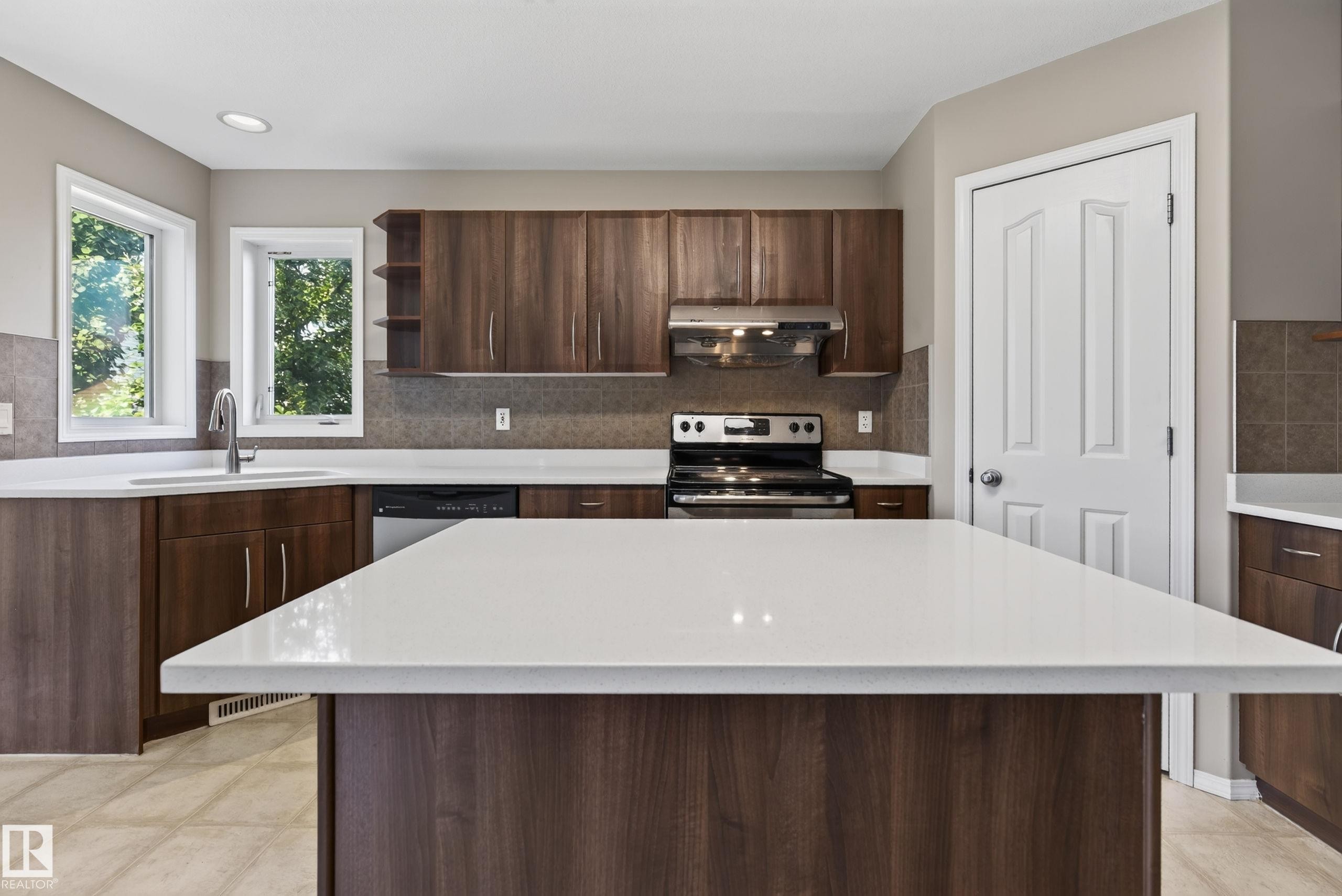 4720 204 Street Nw, Edmonton, AB