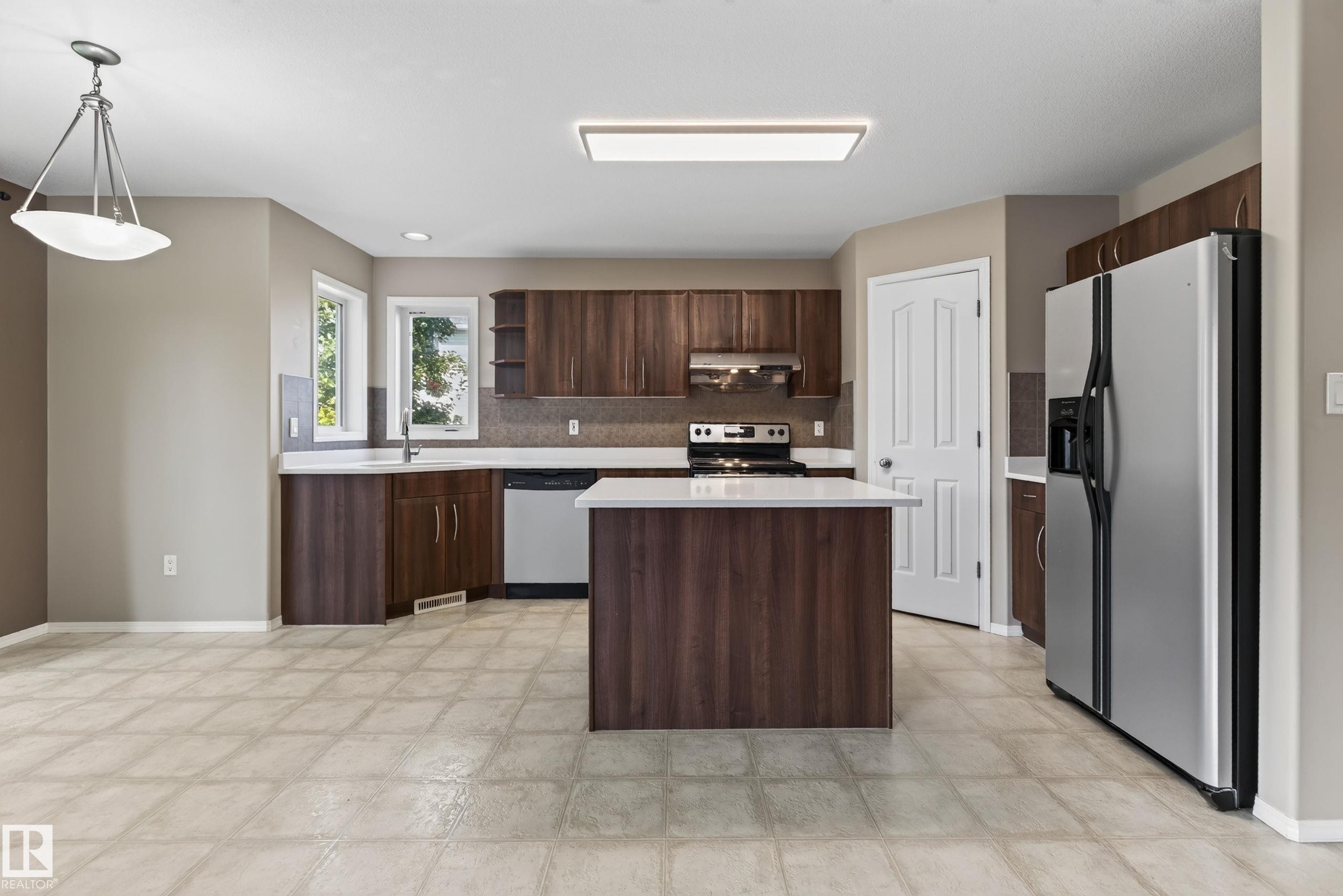 4720 204 Street Nw, Edmonton, AB