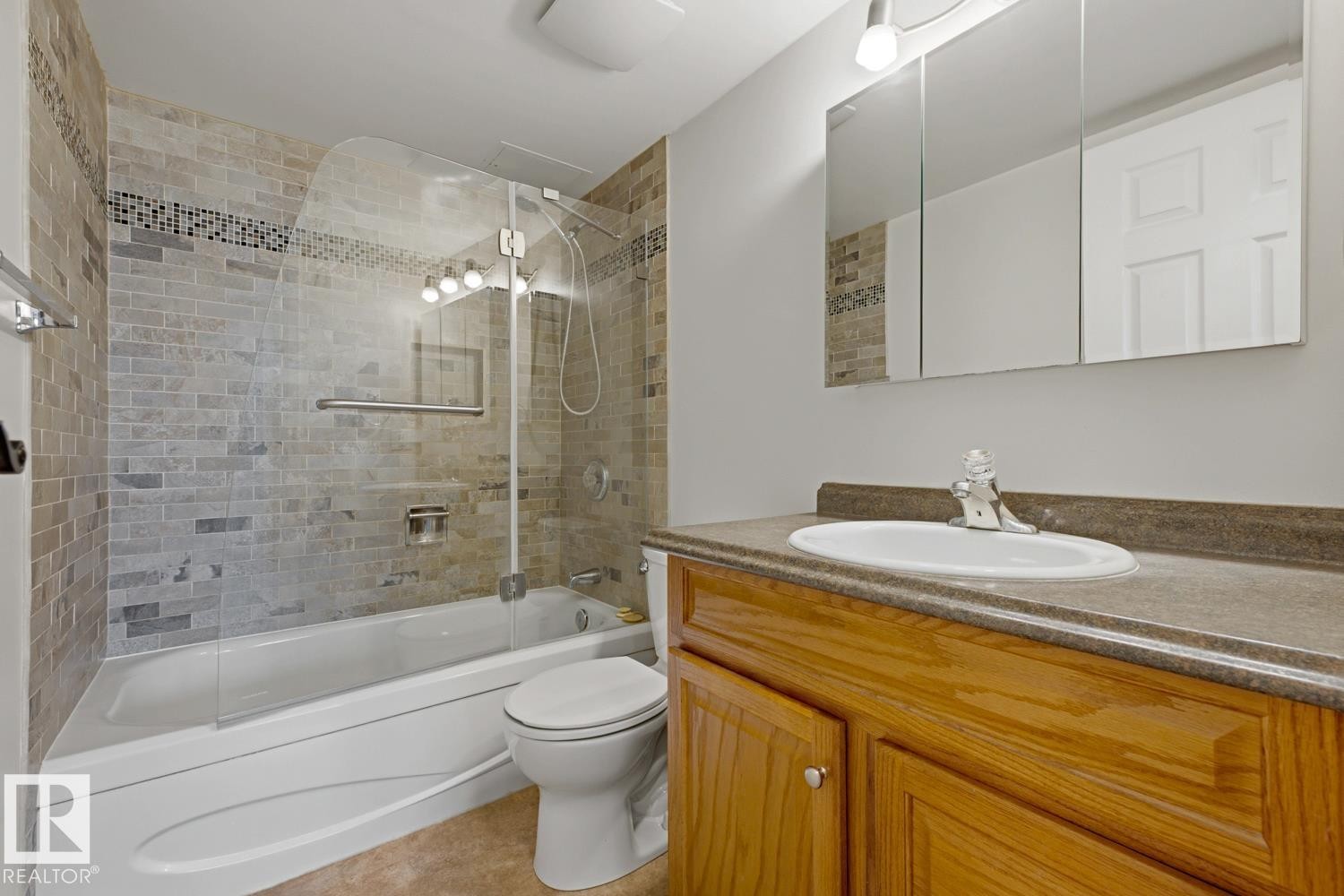 Bathroom - 505 10145 109 Street, Edmonton, AB